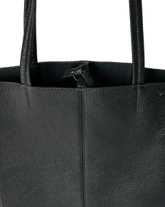 ECCO Aven Tote — Black 4