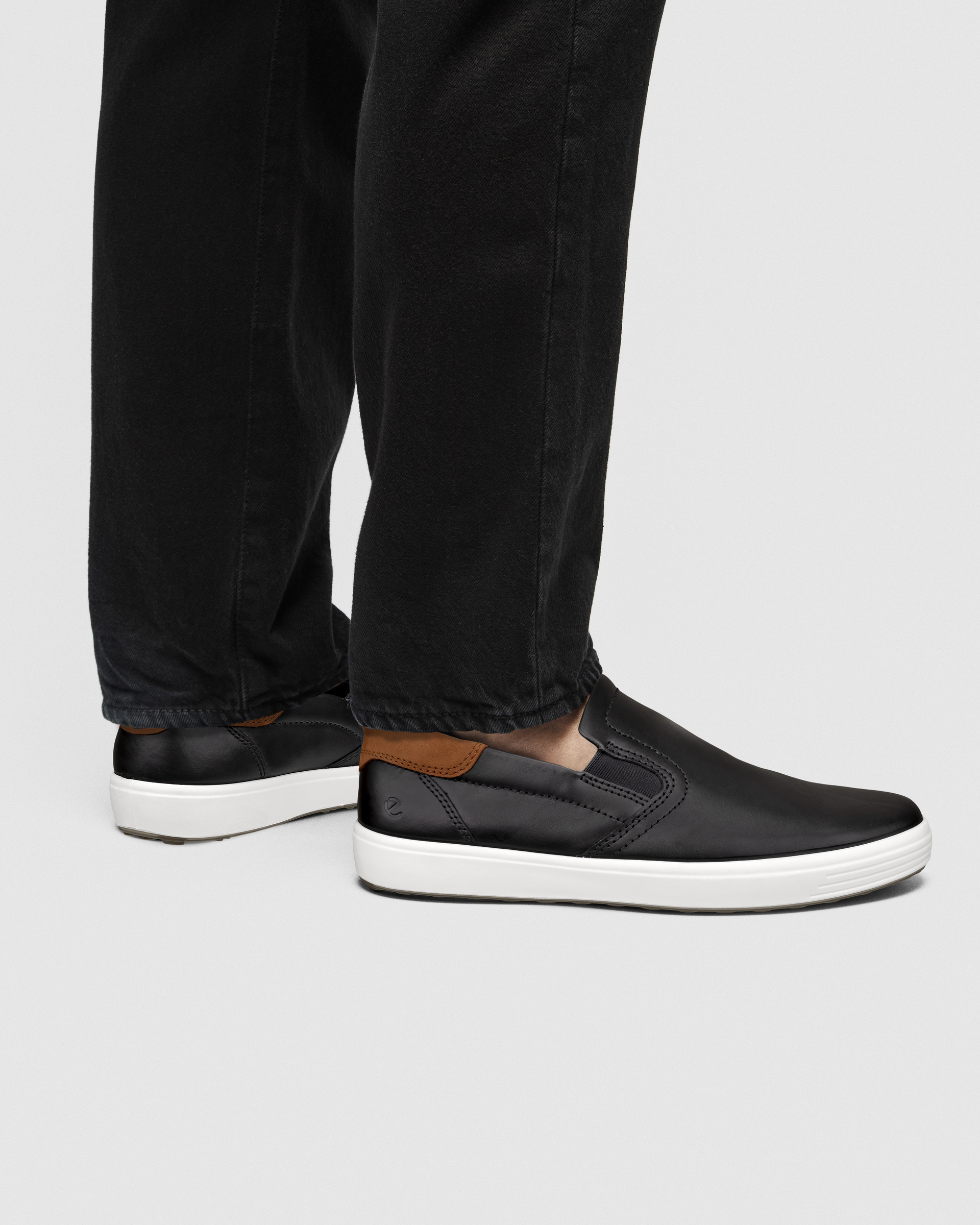ECCO Soft 7 — Black