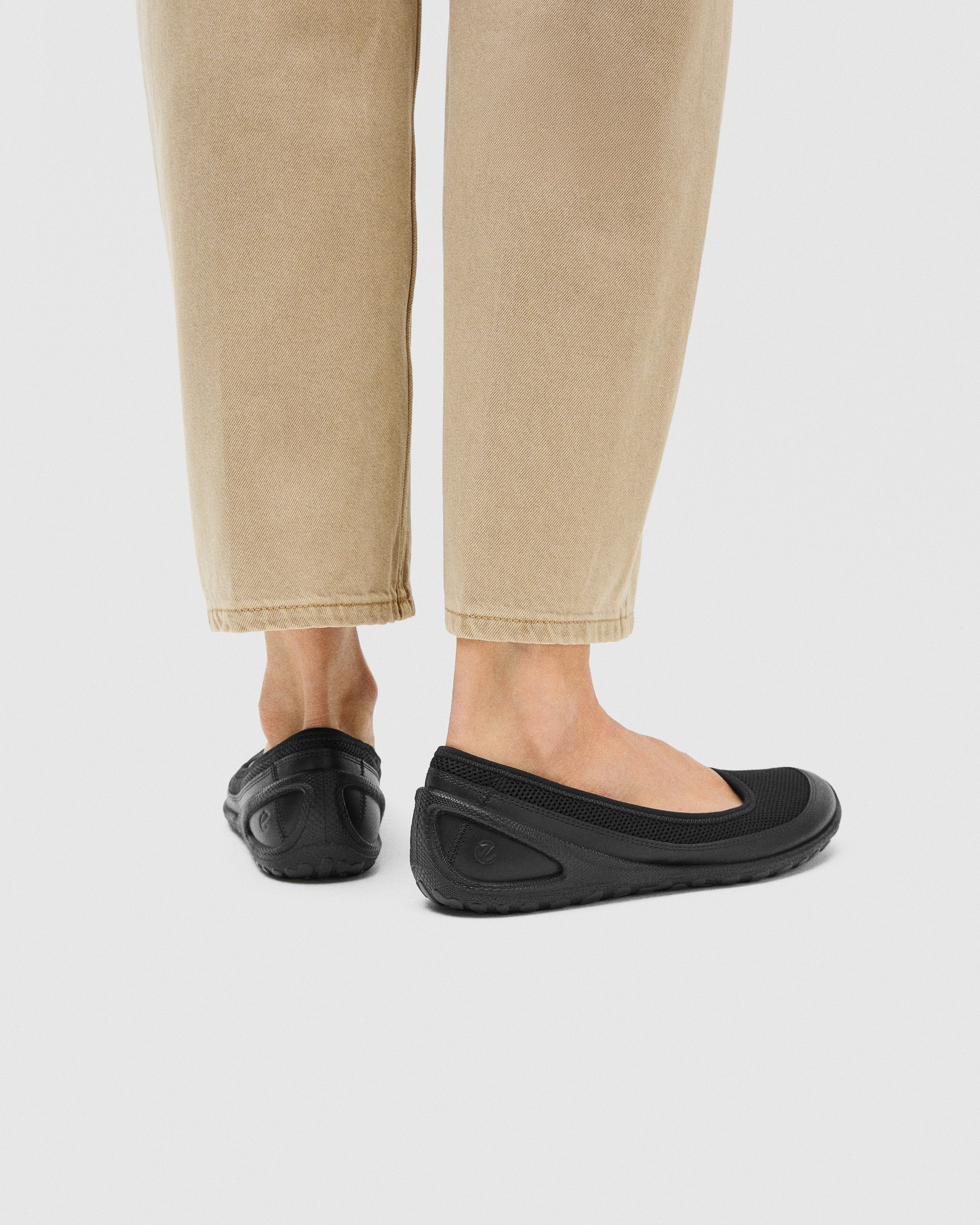 ECCO Biom Lite — Black