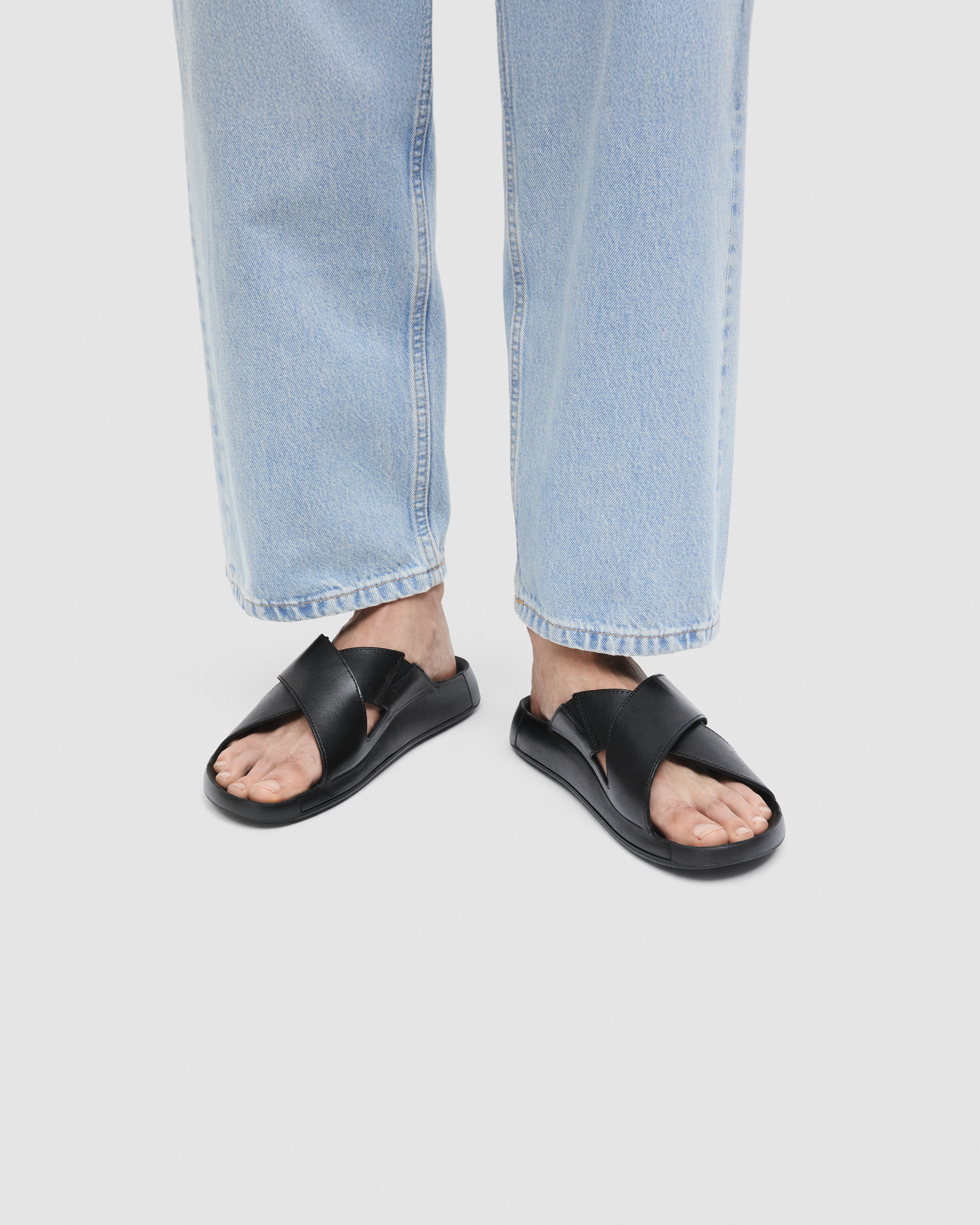 ECCO COZMO — Black