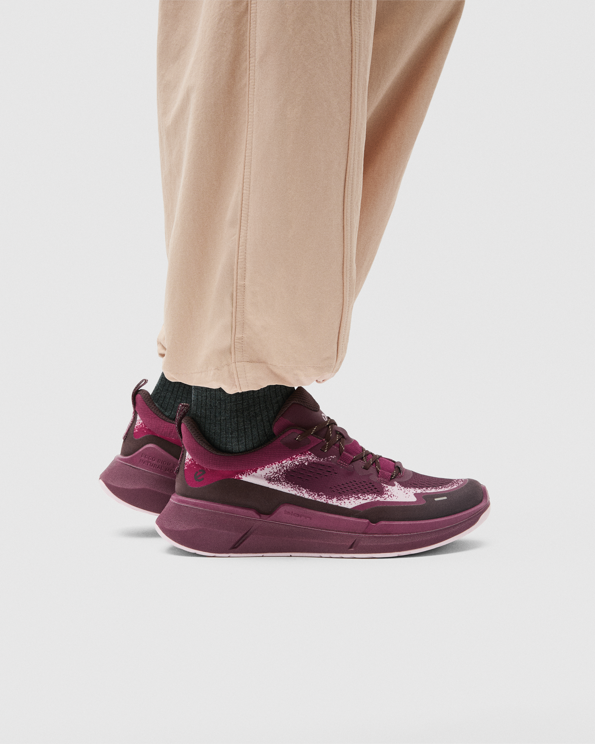 ECCO BIOM 2.2 — Red