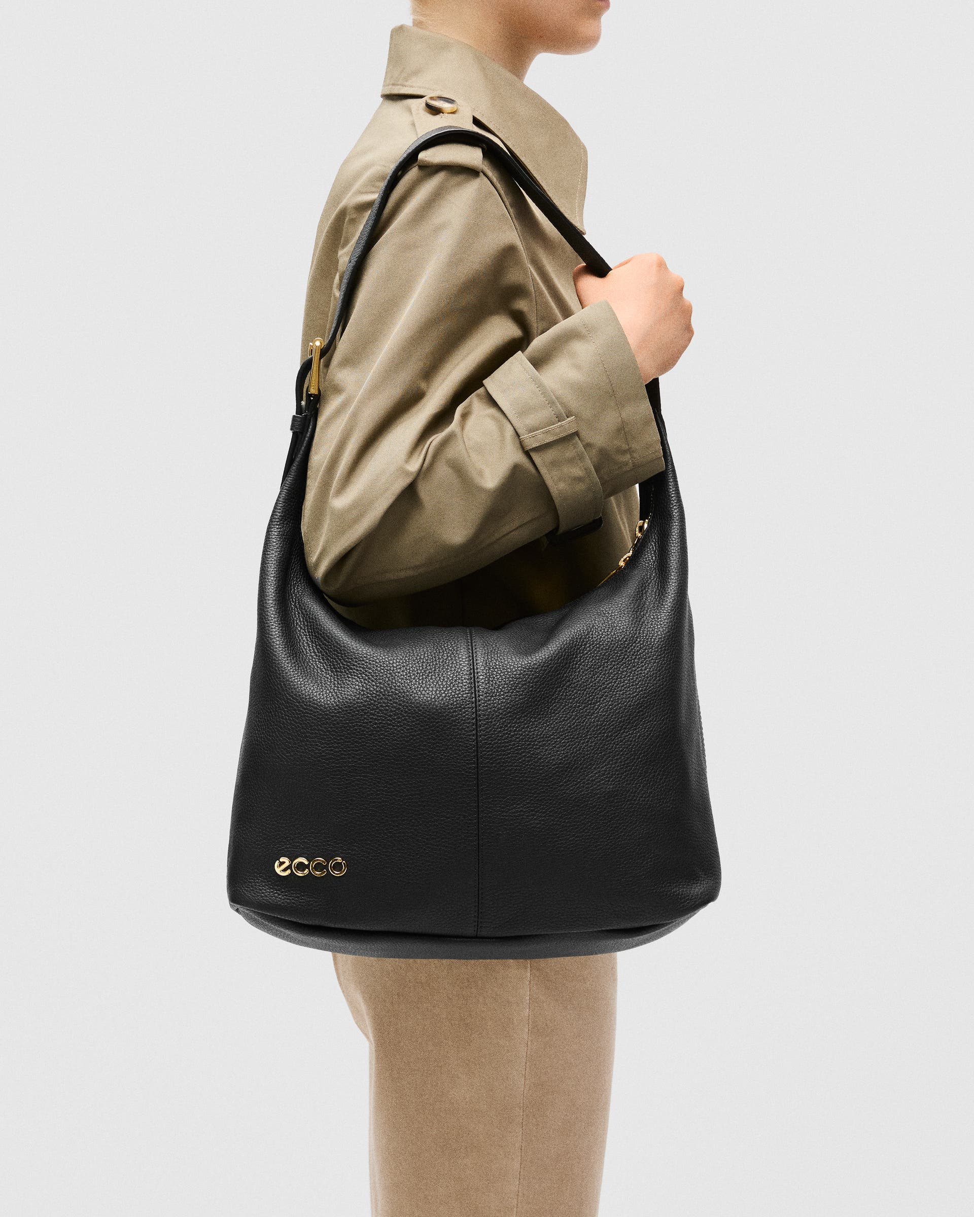 Bolso hobo de piel ECCO® Hobo - Negro - Lifestyle image-1