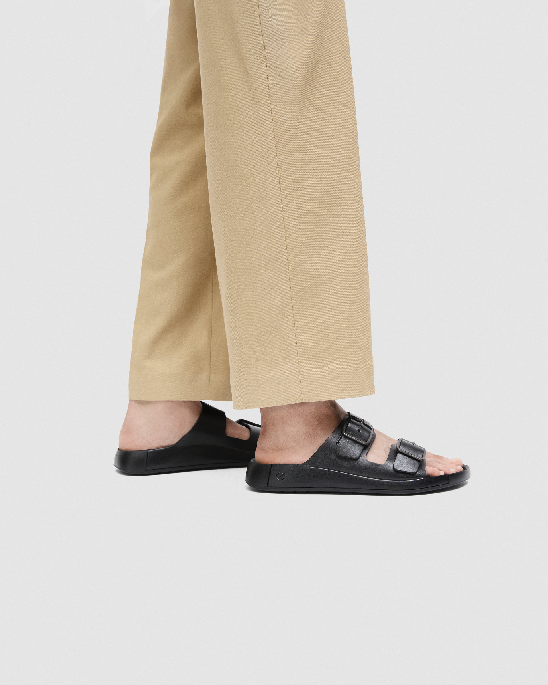 ECCO Cozmo — Black