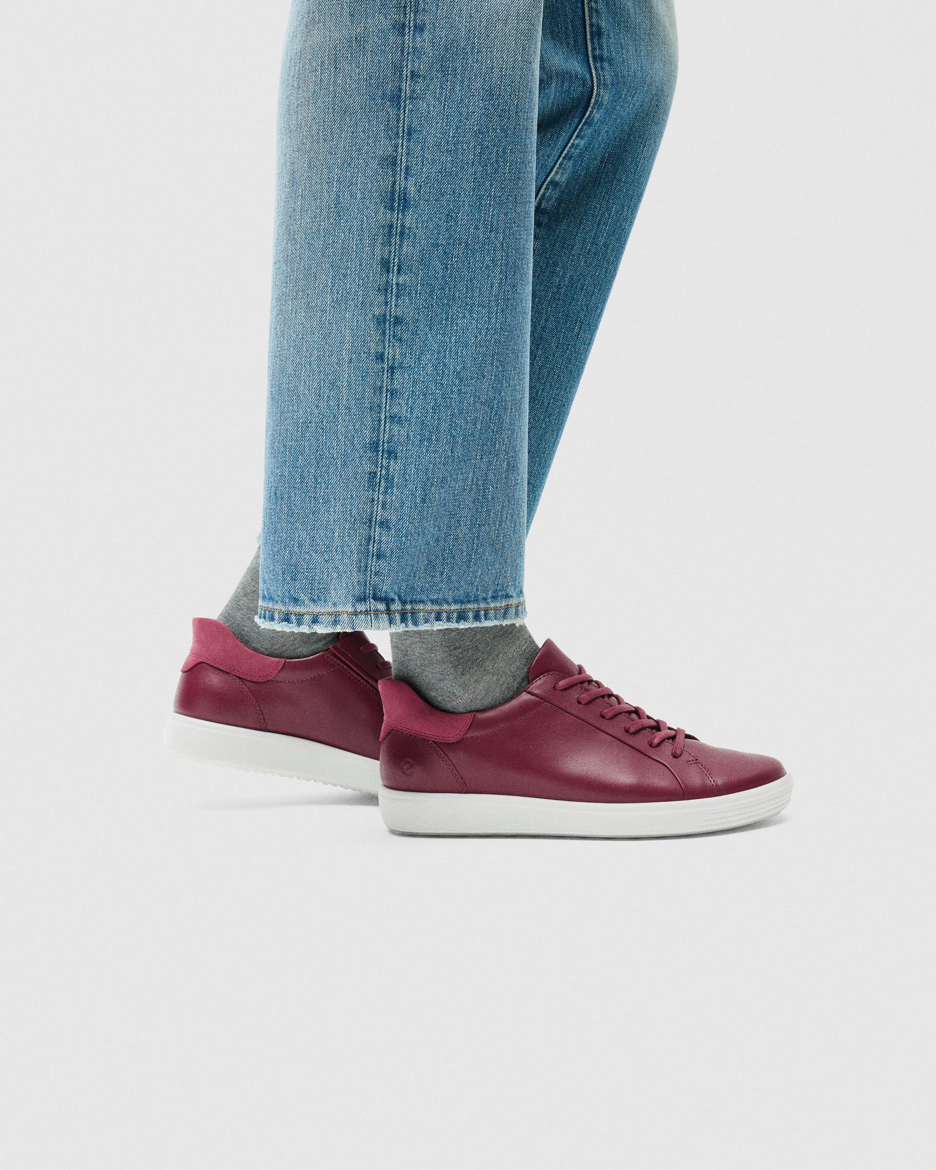 ECCO® SOFT 7 Skinnsneaker dam - Röd - Lifestyle image-1