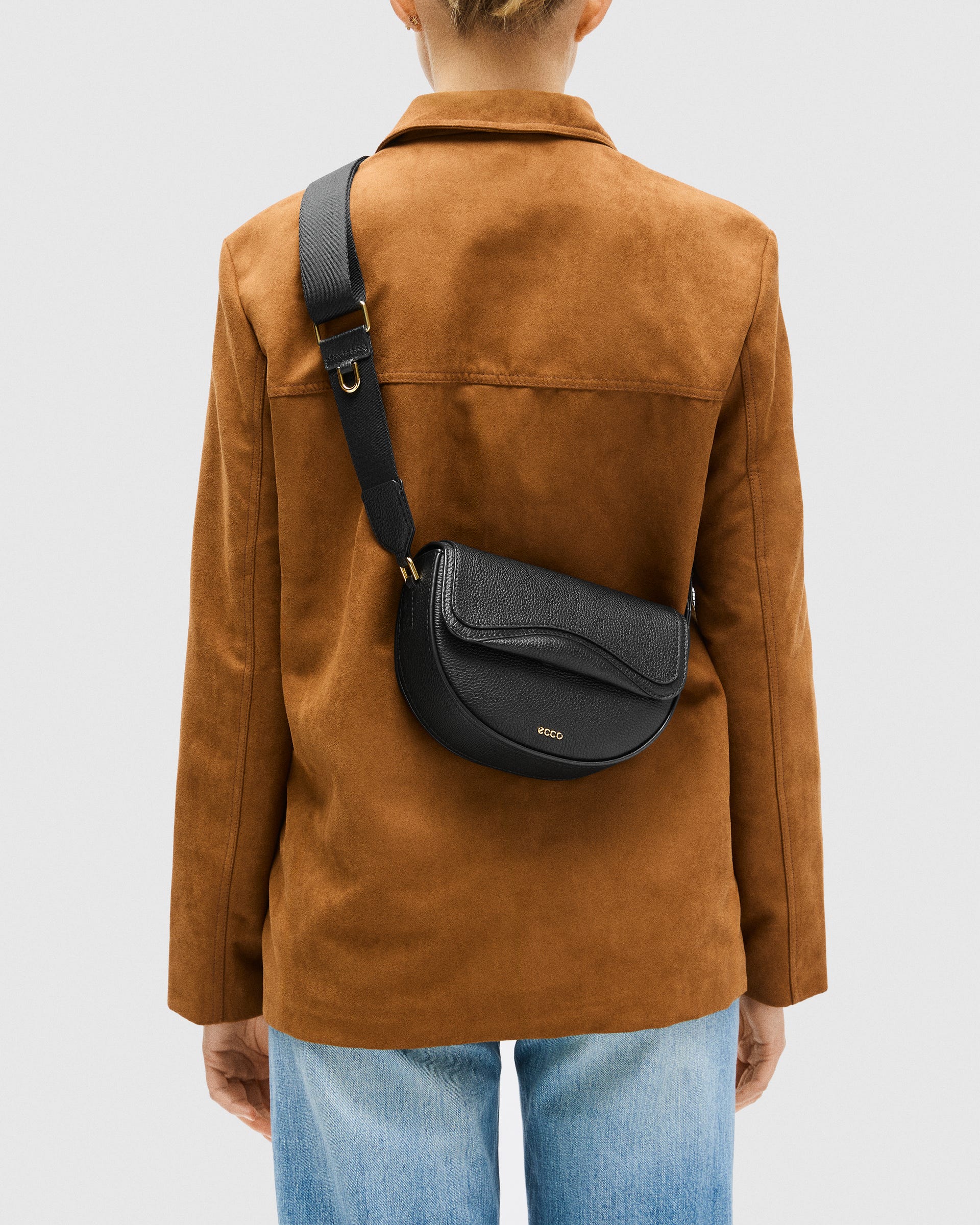 ECCO ボディーバッグ　本革 ECCO Pot Pebbled Pop レザークロスボディバッグ | オレンジ