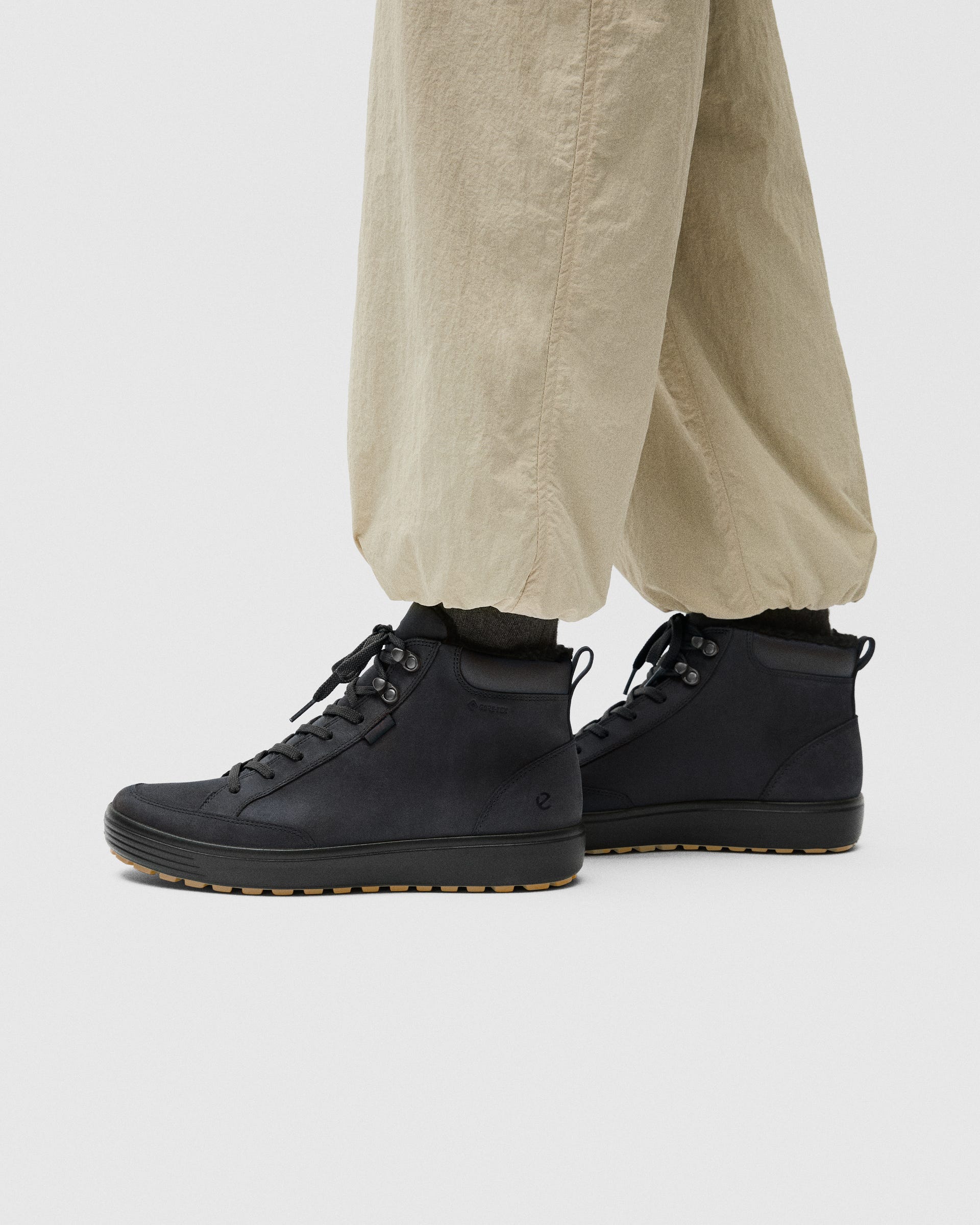 ECCO® Soft 7 Tred odiniai „Gore-Tex“ pusauliai batai vyrams - Juoda - Lifestyle image-1