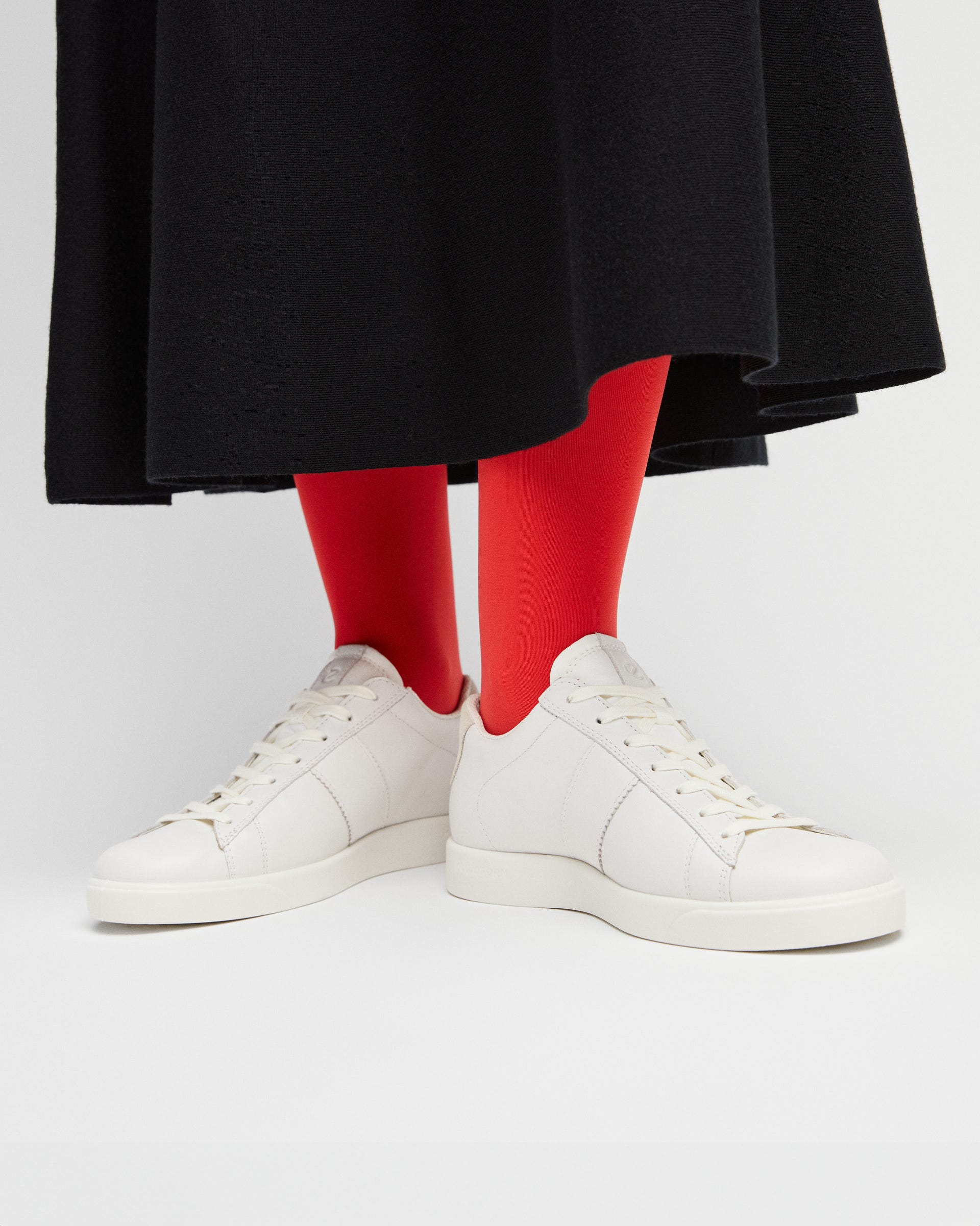 Dámske kožené tenisky ECCO® Street Lite - Biela - Lifestyle image-1