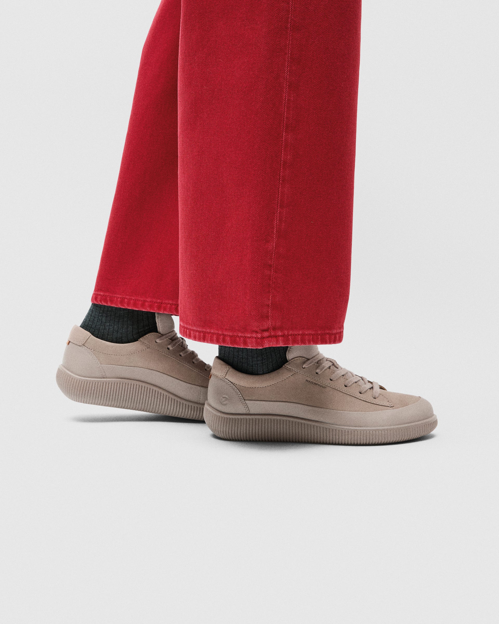 ECCO SOFT ZERO WOMEN'S SNEAKER - Grey - Lifestyle image-1