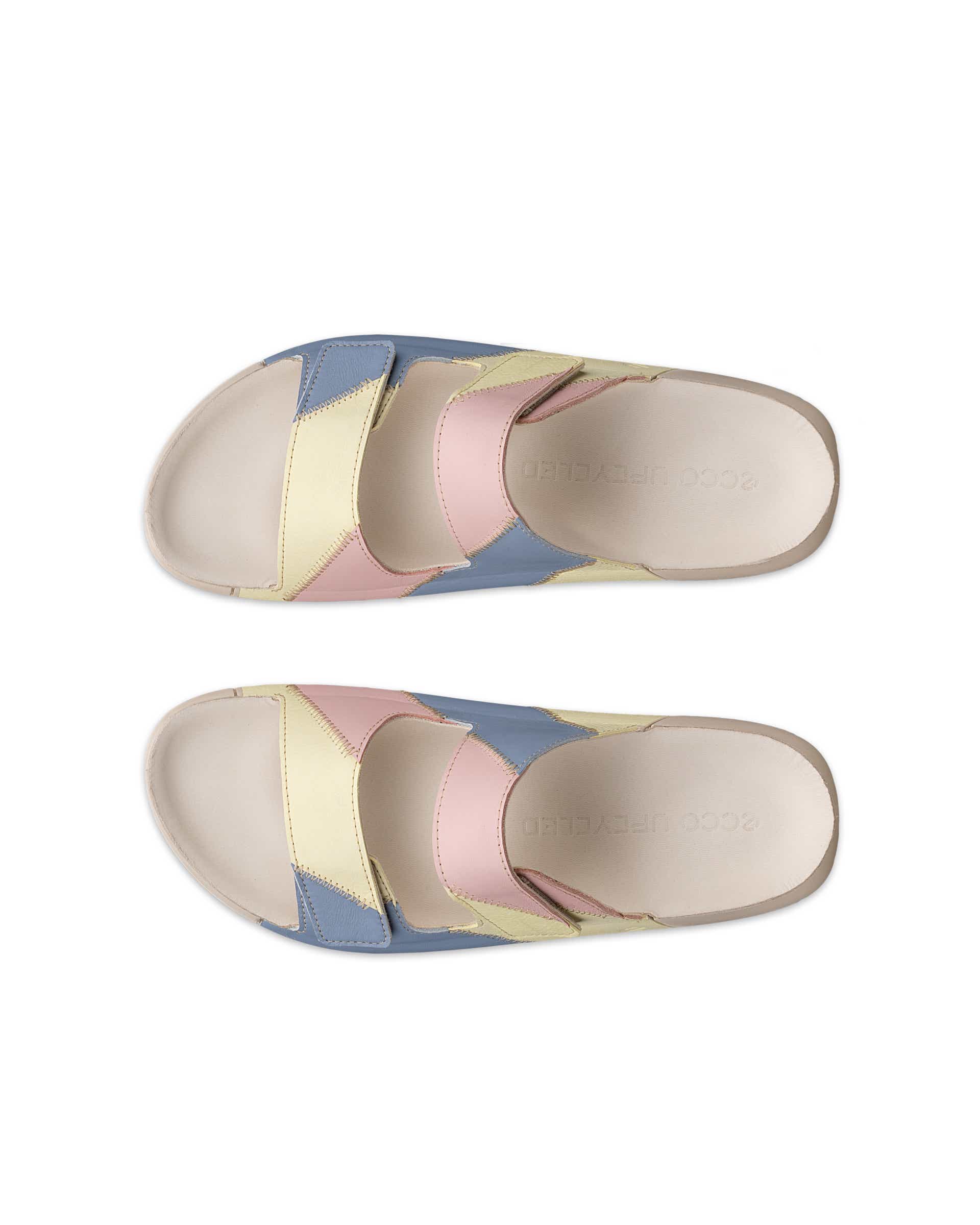 ECCO Cozmo Upcycle Slide ウィメンズ レザー2ストラップサンダル - マルチカラー - Top left pair