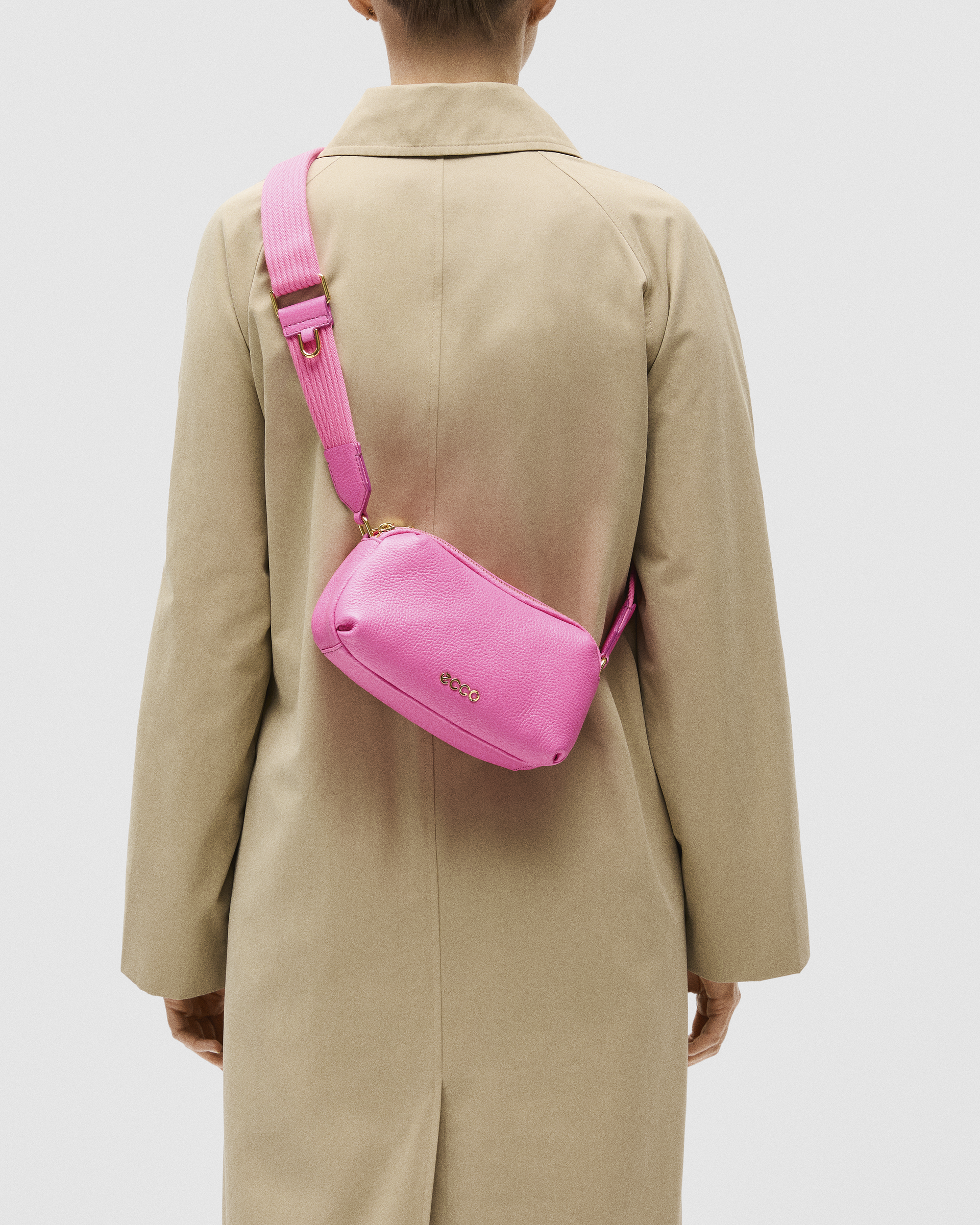 ECCO® Leather Curve Camera Bag | Pink