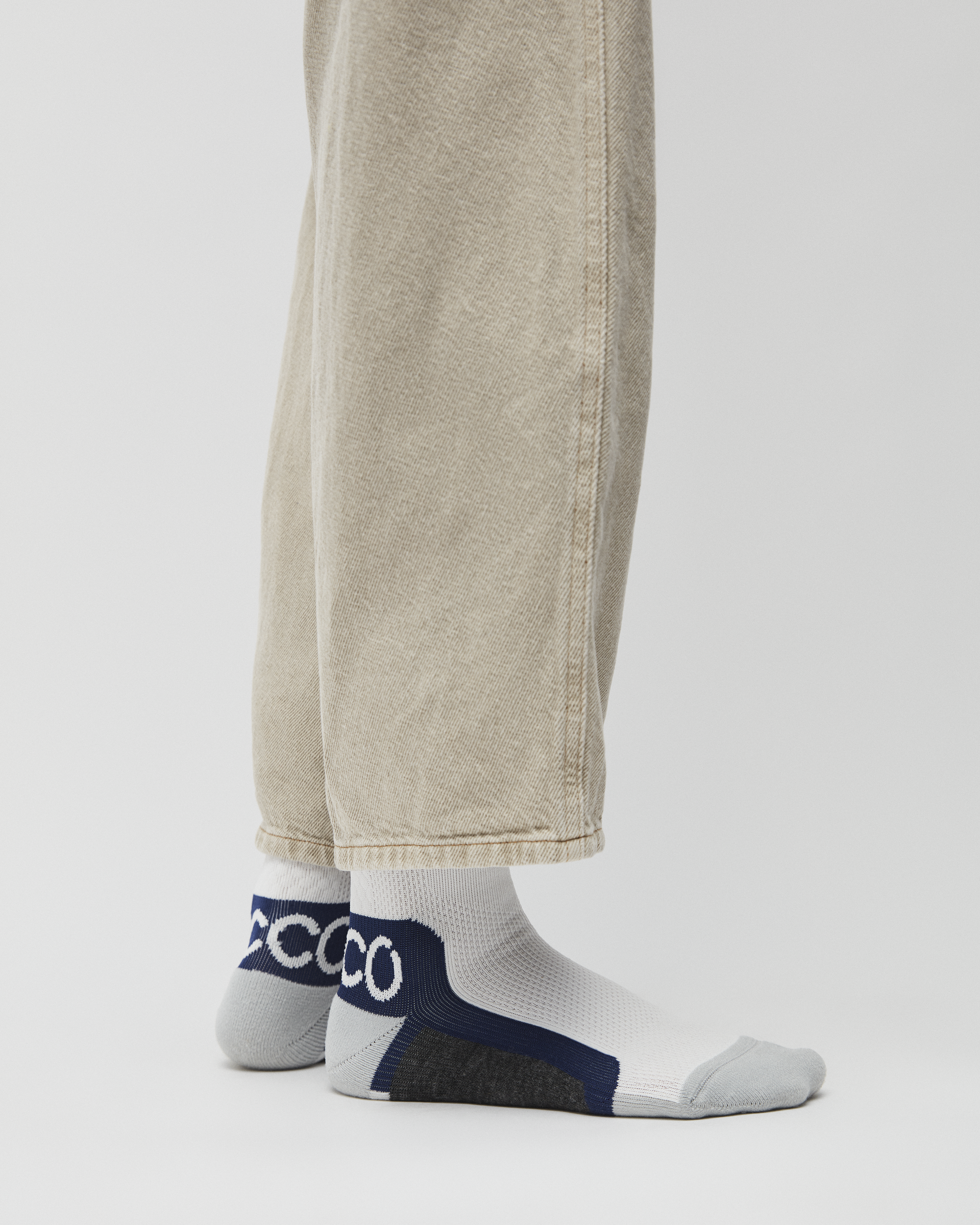 ECCO Tech Sporty Mid Cut — White