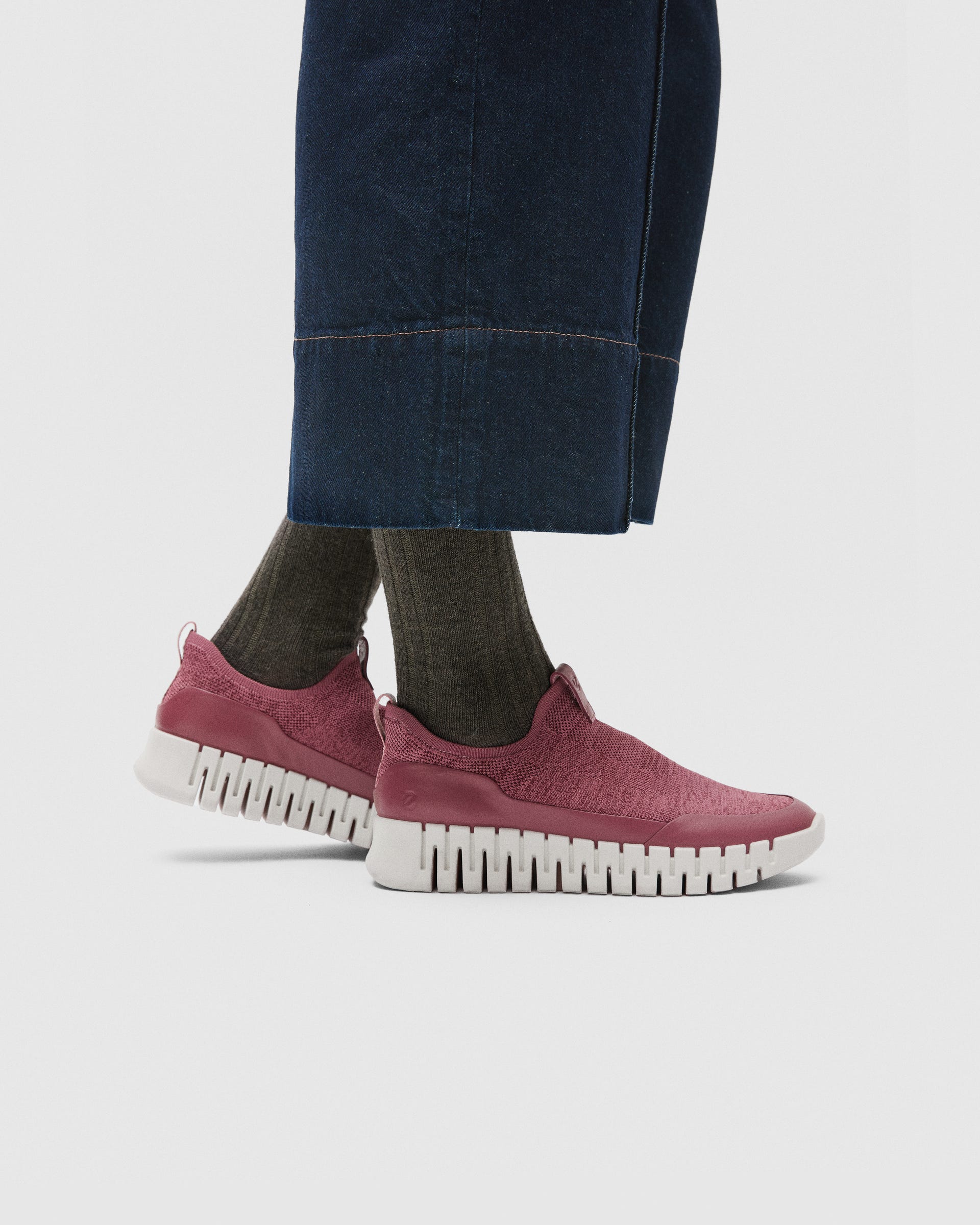 ECCO® GRUUV Damen Textilsneaker - Rosa - Lifestyle image-1