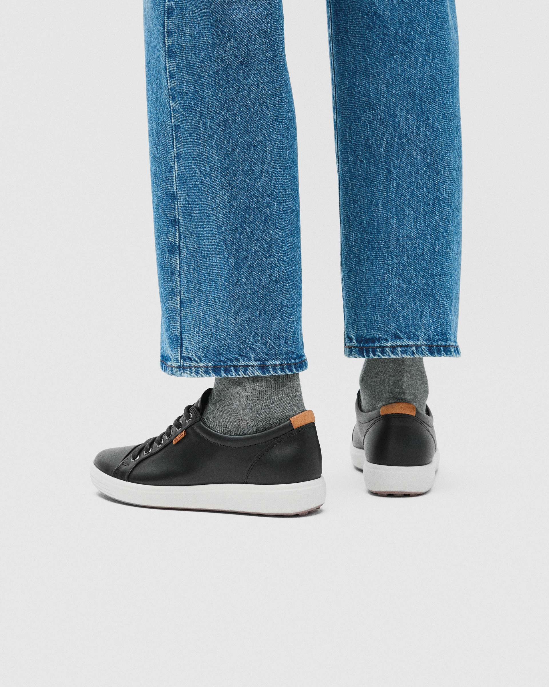 ECCO® Soft 7 Herren Ledersneaker - Schwarz - Lifestyle image-1