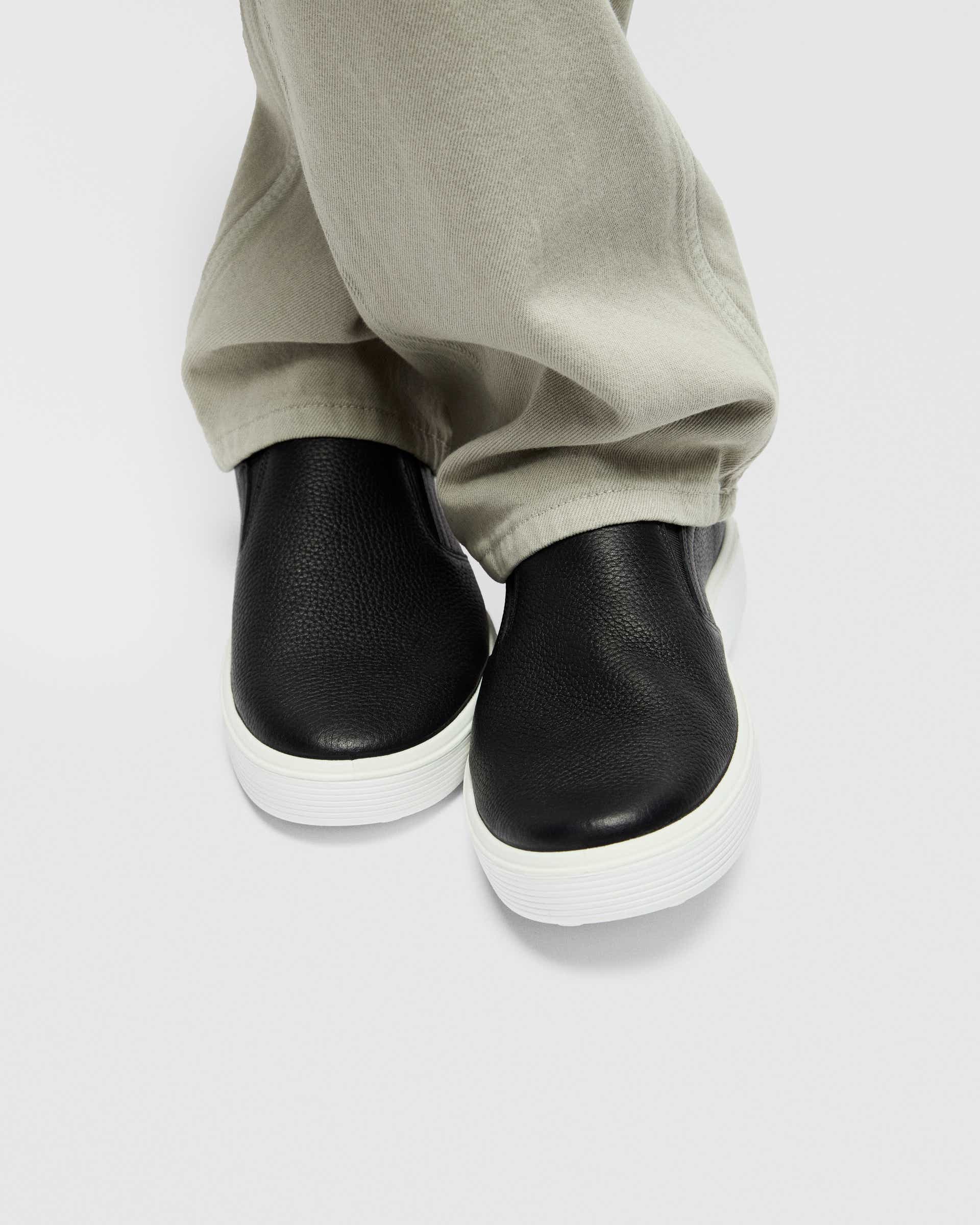 ECCO Soft 60 メンズ レザースニーカー - ブラック - Lifestyle image-1