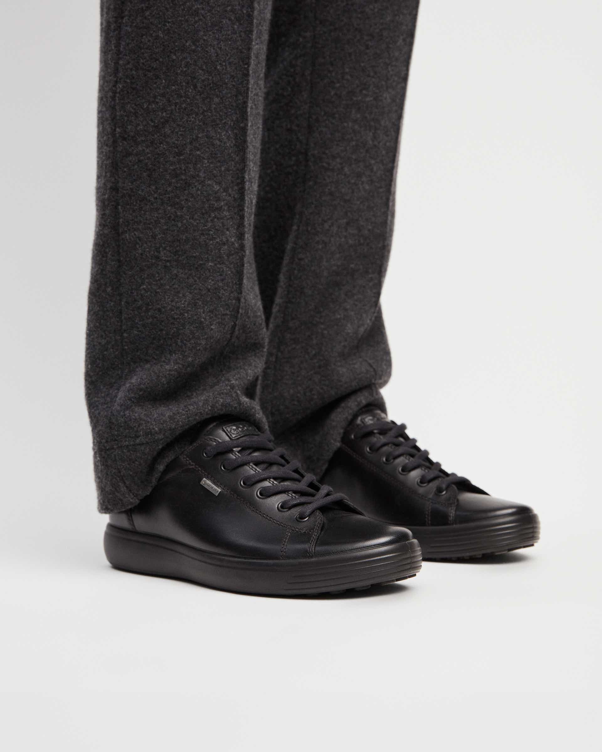ECCO® Soft 7 baskets en cuir pour homme - Noir - Lifestyle image-1