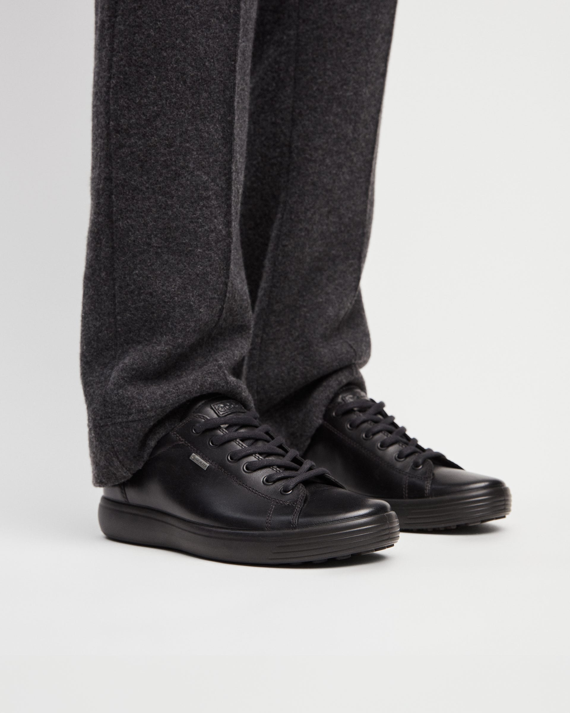 ECCO® Soft 7 baskets en cuir pour homme - Noir - Lifestyle image-1