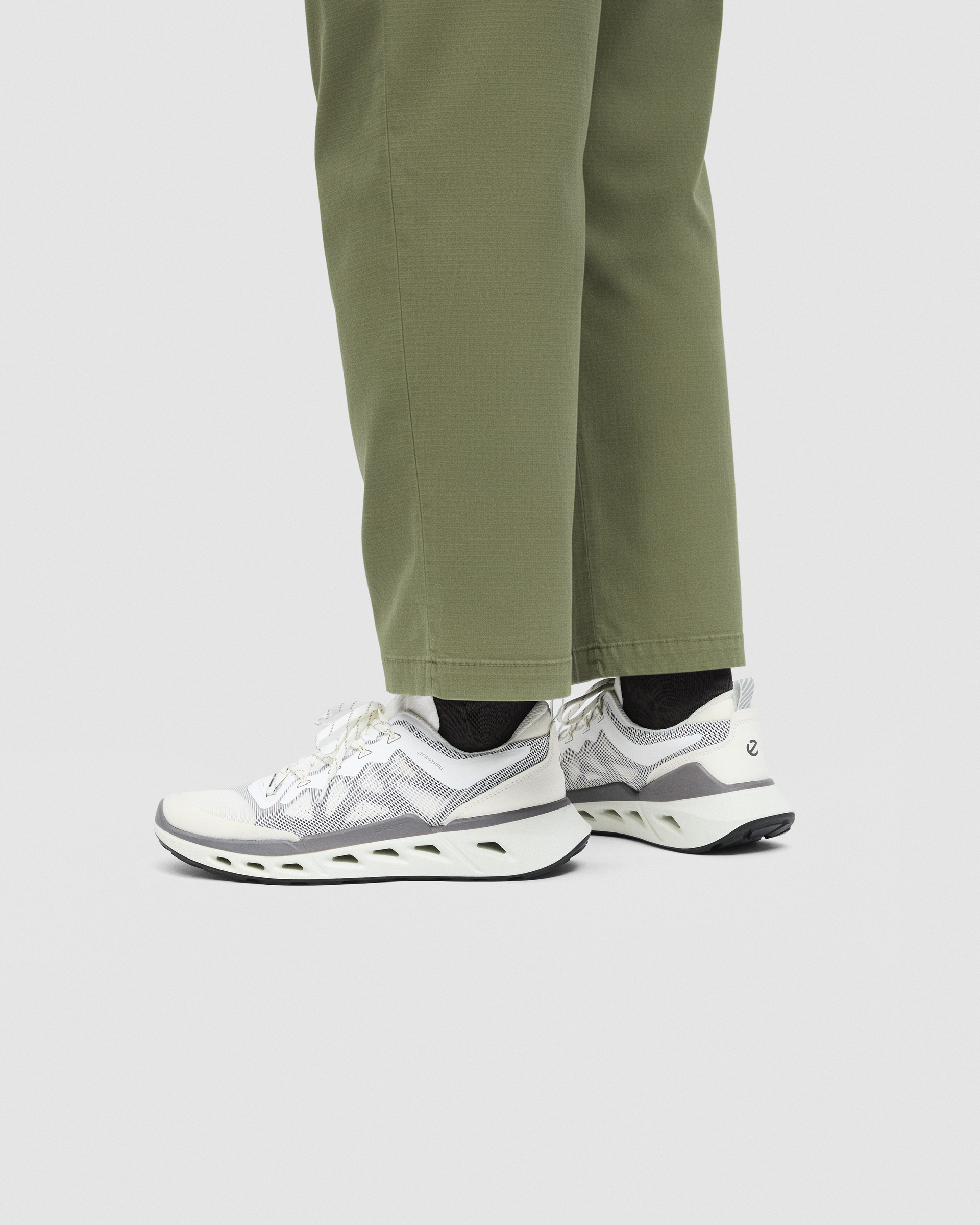 ECCO Biom 720 Breathru — White