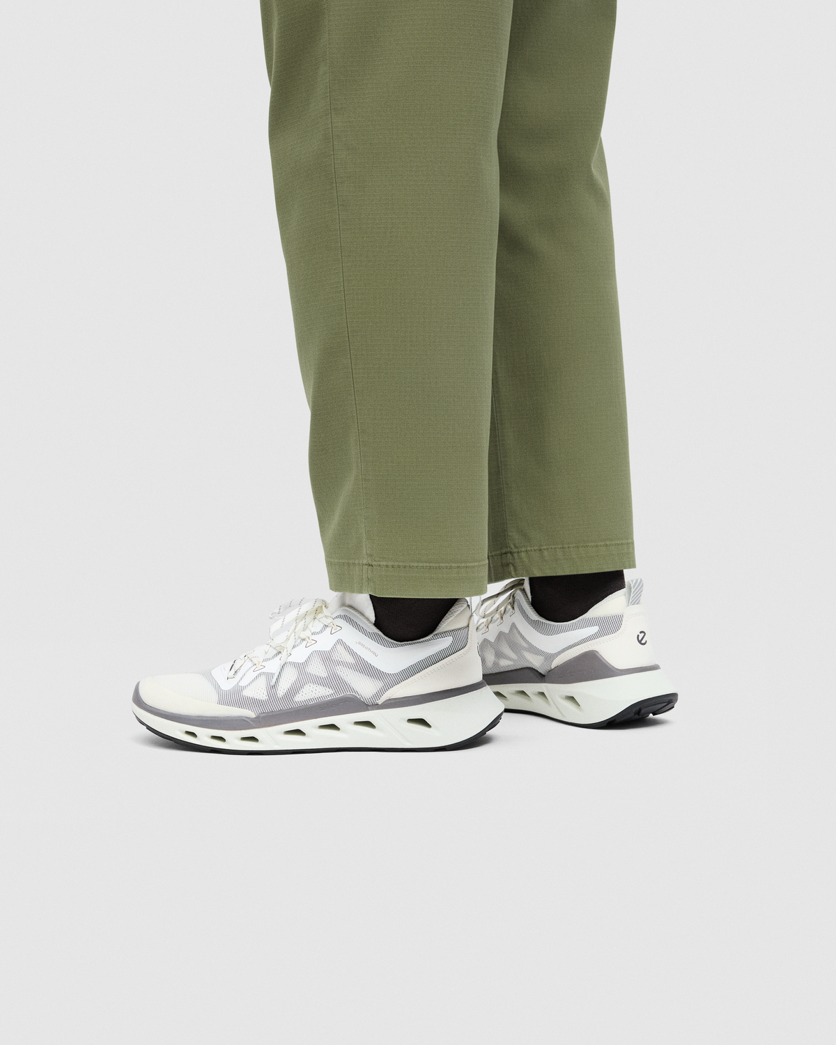 ECCO Biom 720 Breathru — White