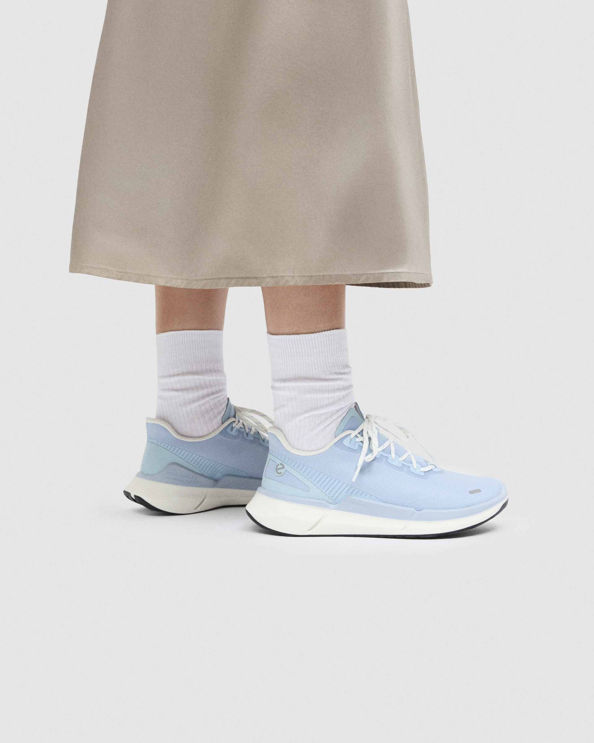 ECCO BIOM 2.2 — Blue