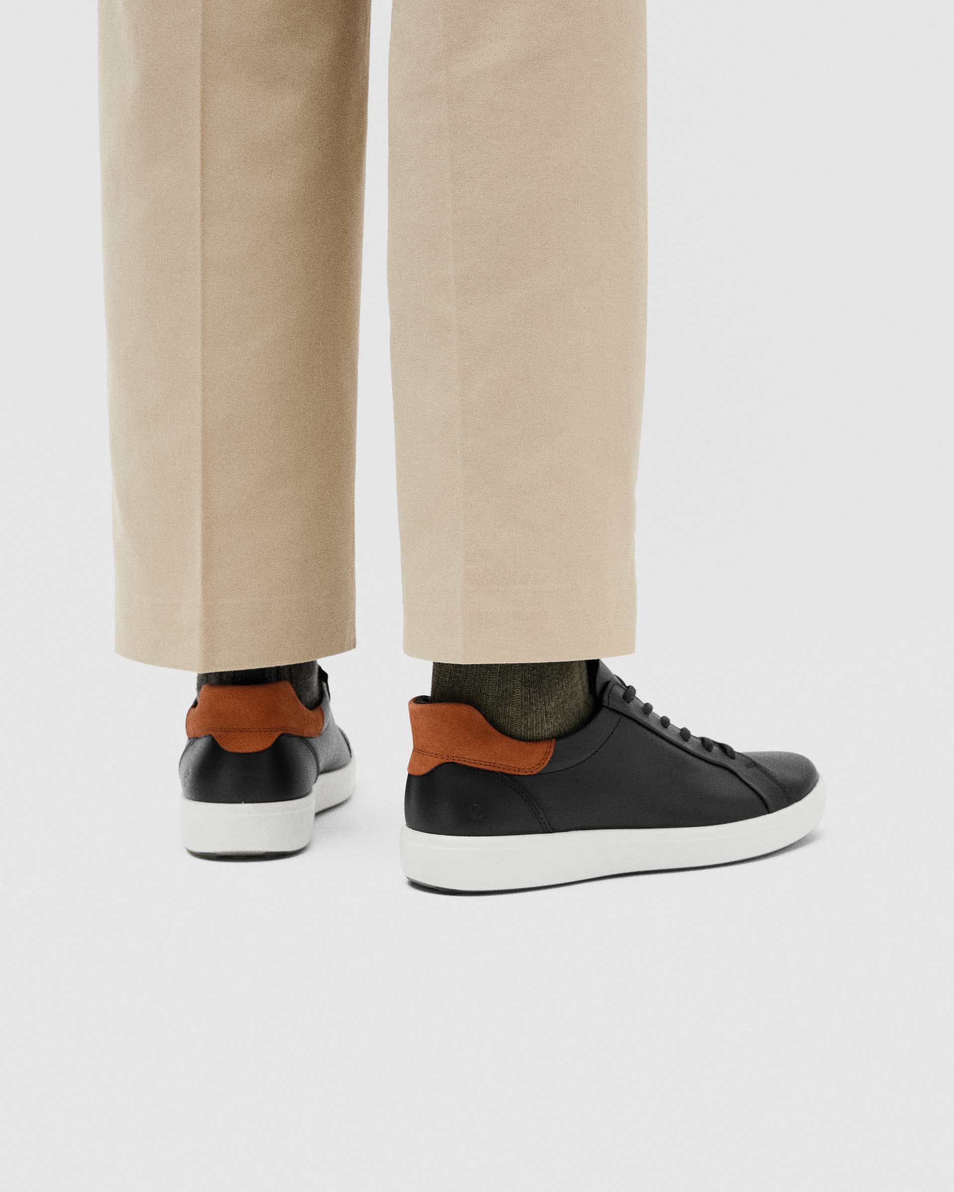 ECCO® Soft 7 odiniai sportbačiai vyrams - Juoda - Lifestyle image-1