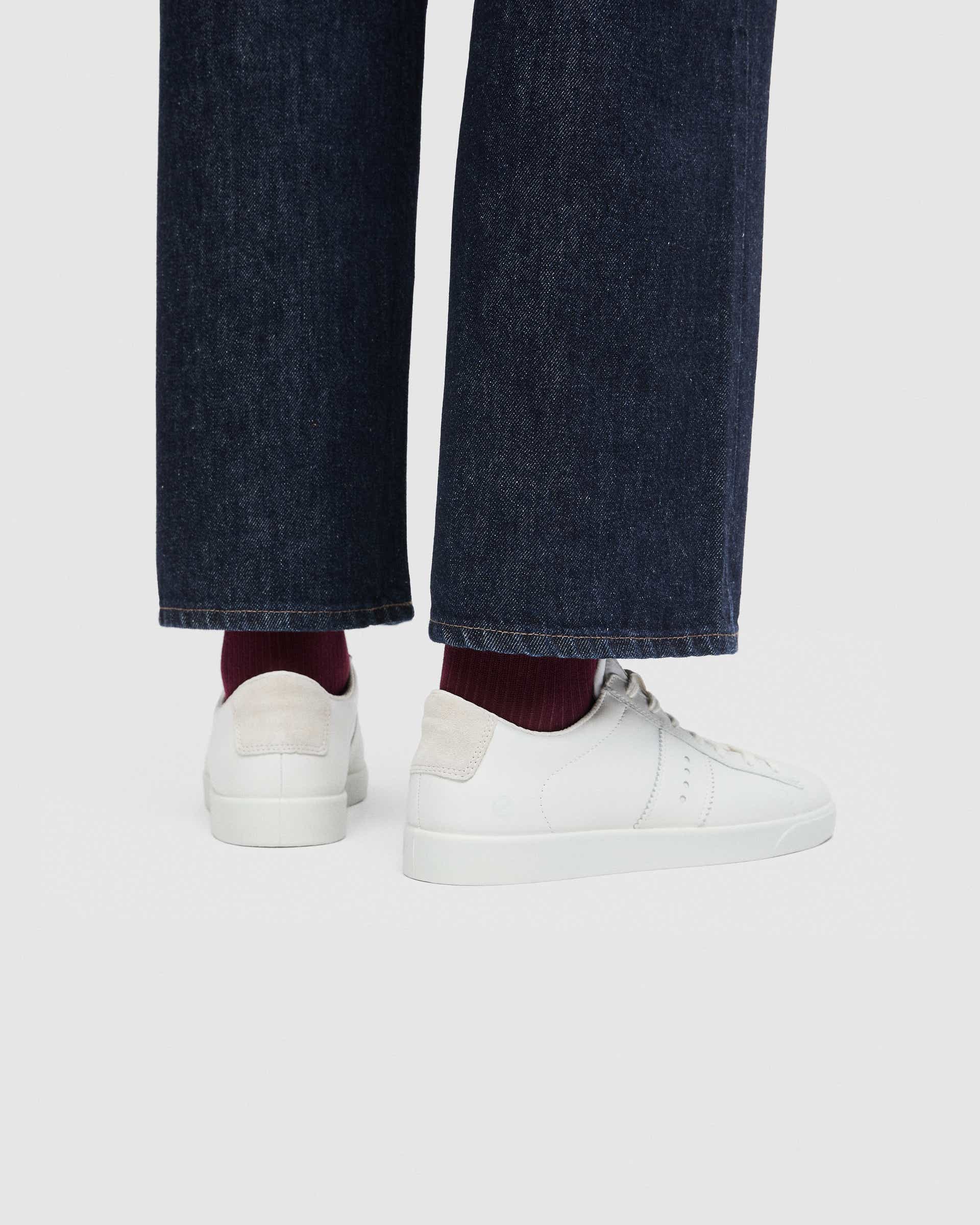 Dámské kožené tenisky ECCO® Street Lite - Bílá - Lifestyle image-1