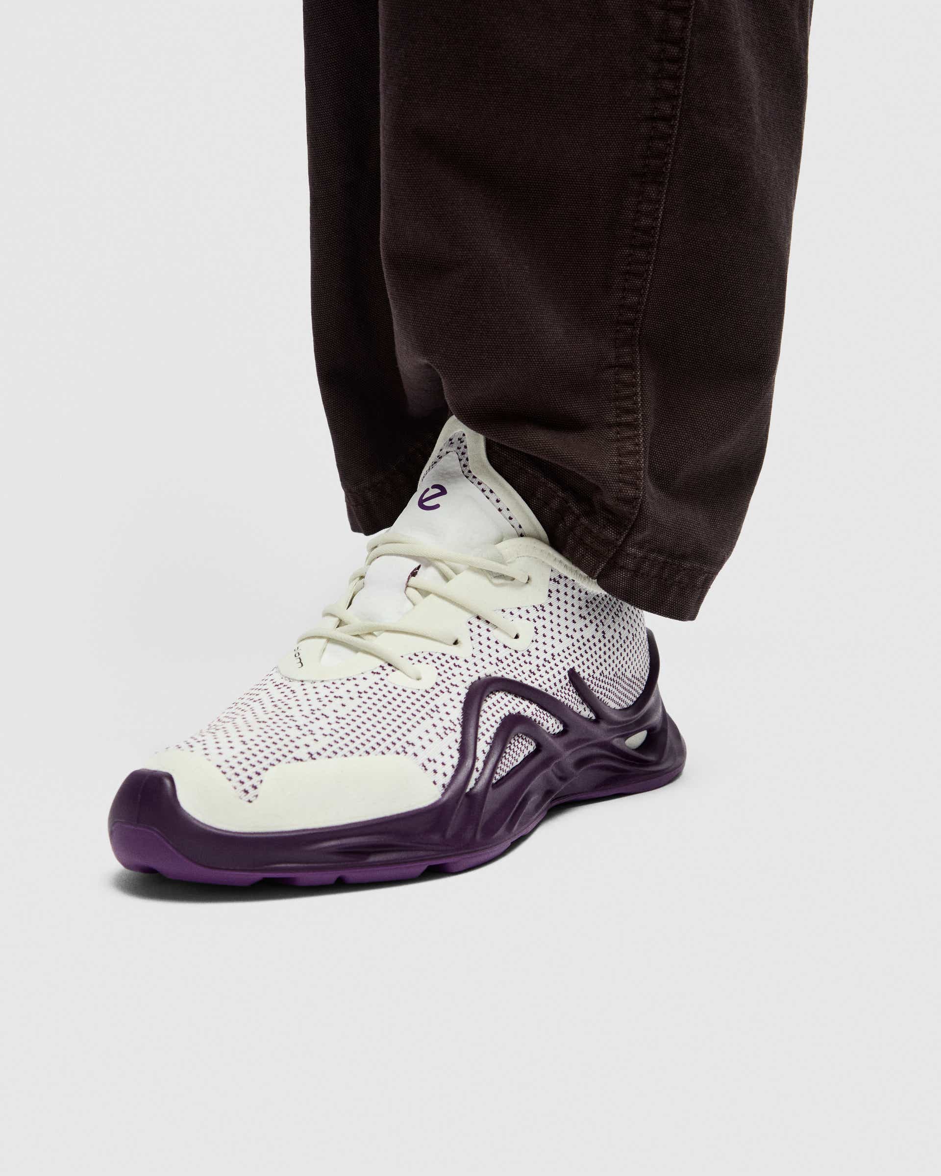 ECCO BIOM INFINITE WOMEN'S SNEAKER - Purple - Lifestyle image-1