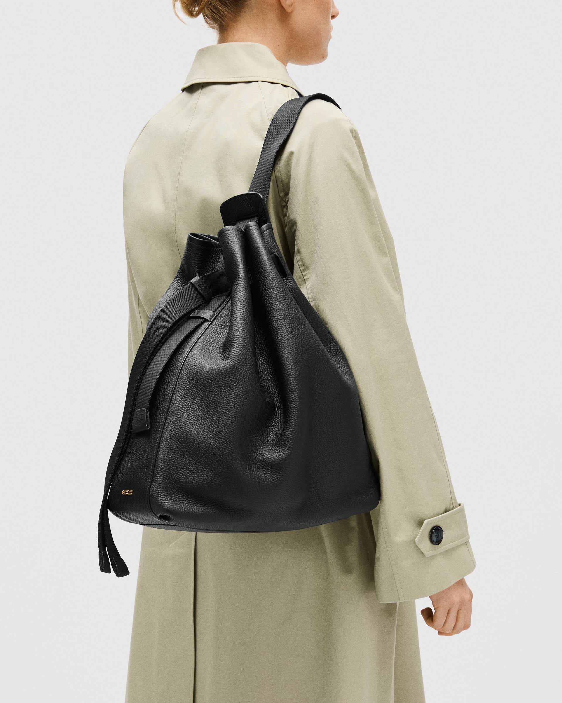ECCO® Sail sac hobo en cuir - Noir - Lifestyle image-1