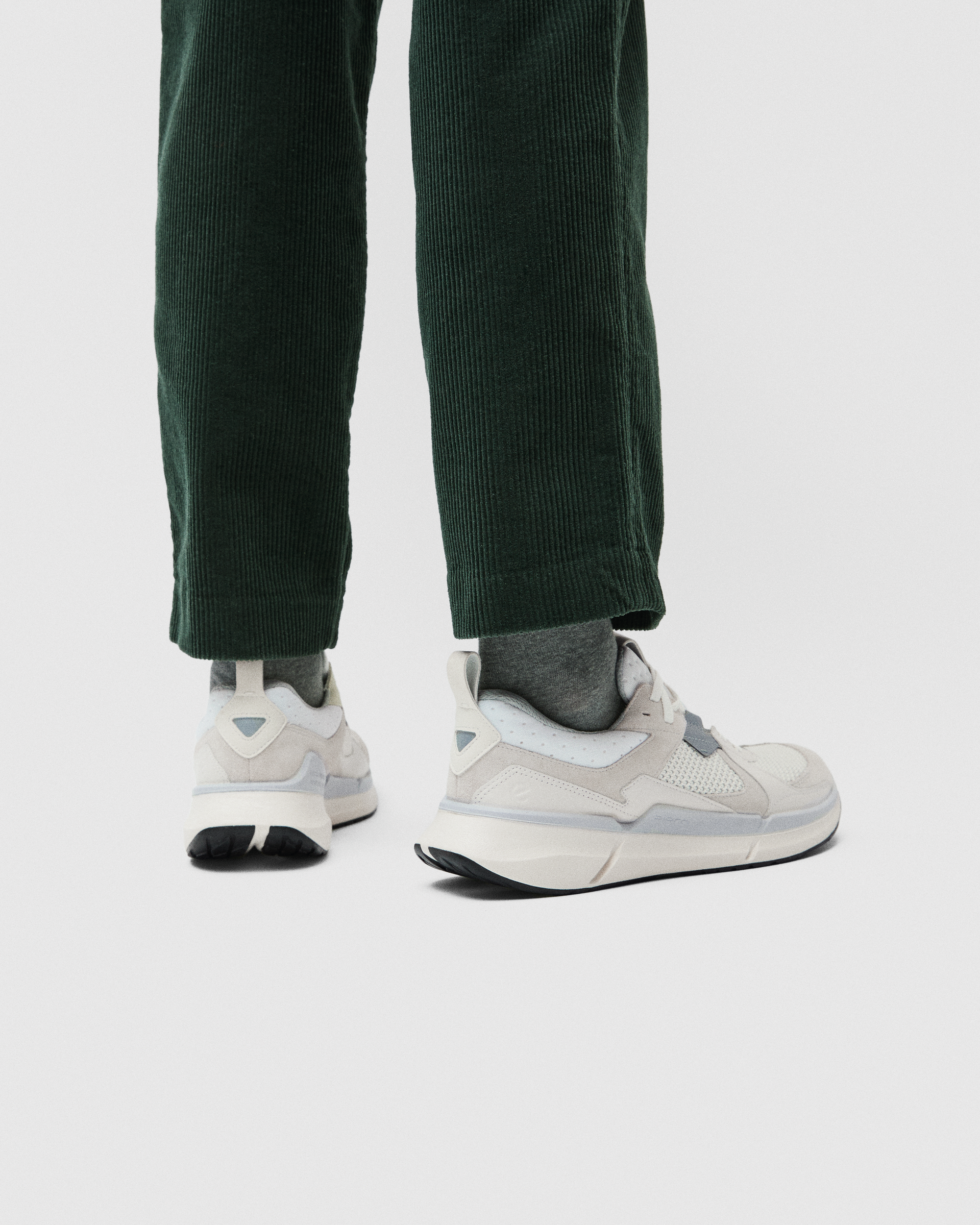 極美品 エコー ECCO バイオム 2.2 スニーカー 白 24 ゴアテックス ECCO エコー WOMEN'S ECCO BIOM 2.2 W GORE-TEX バイオム 2.2