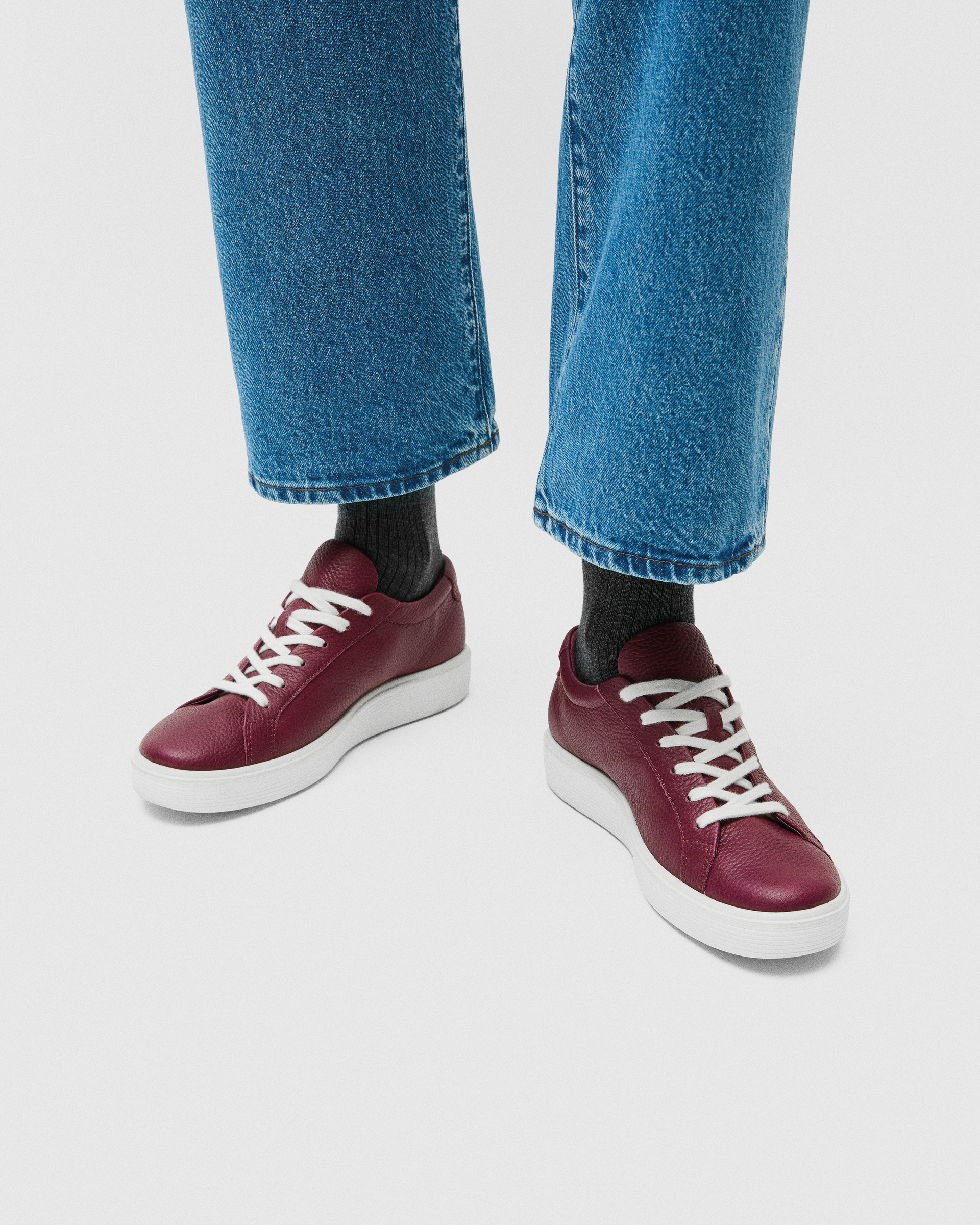 ECCO Soft 60 — Red