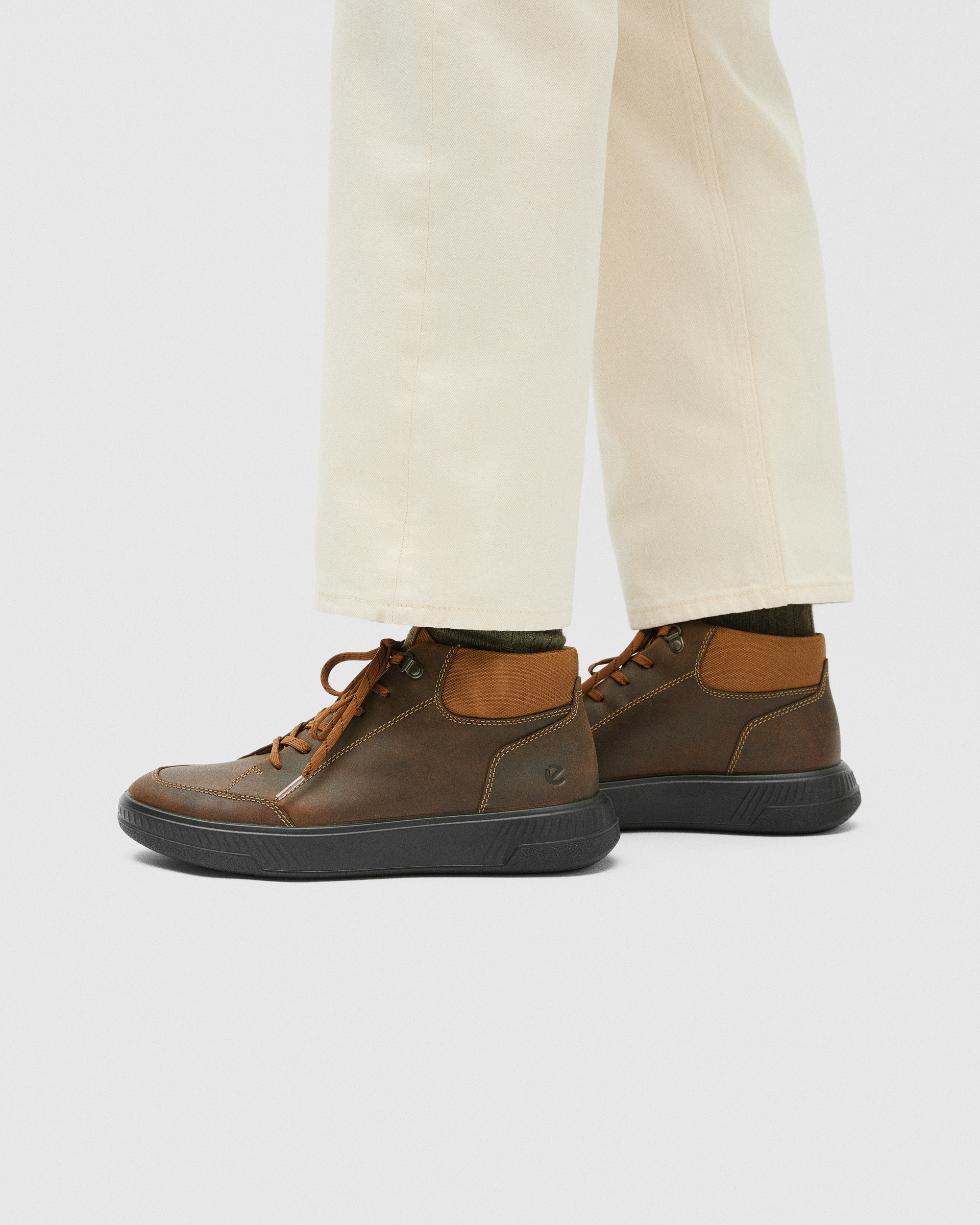 ECCO MOVE — Brown (alternate view)
