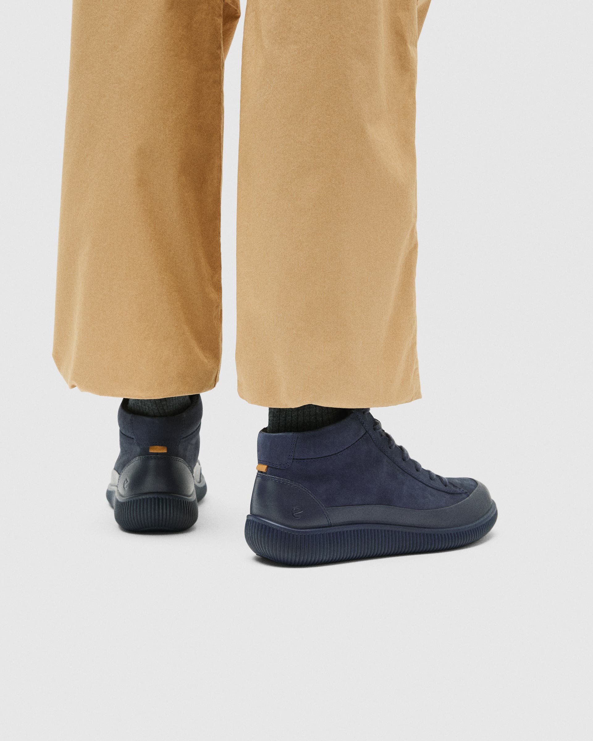 Botas meio cano impermeáveis nobuck mulher ECCO® SOFT ZERO - Azul - Lifestyle image-1