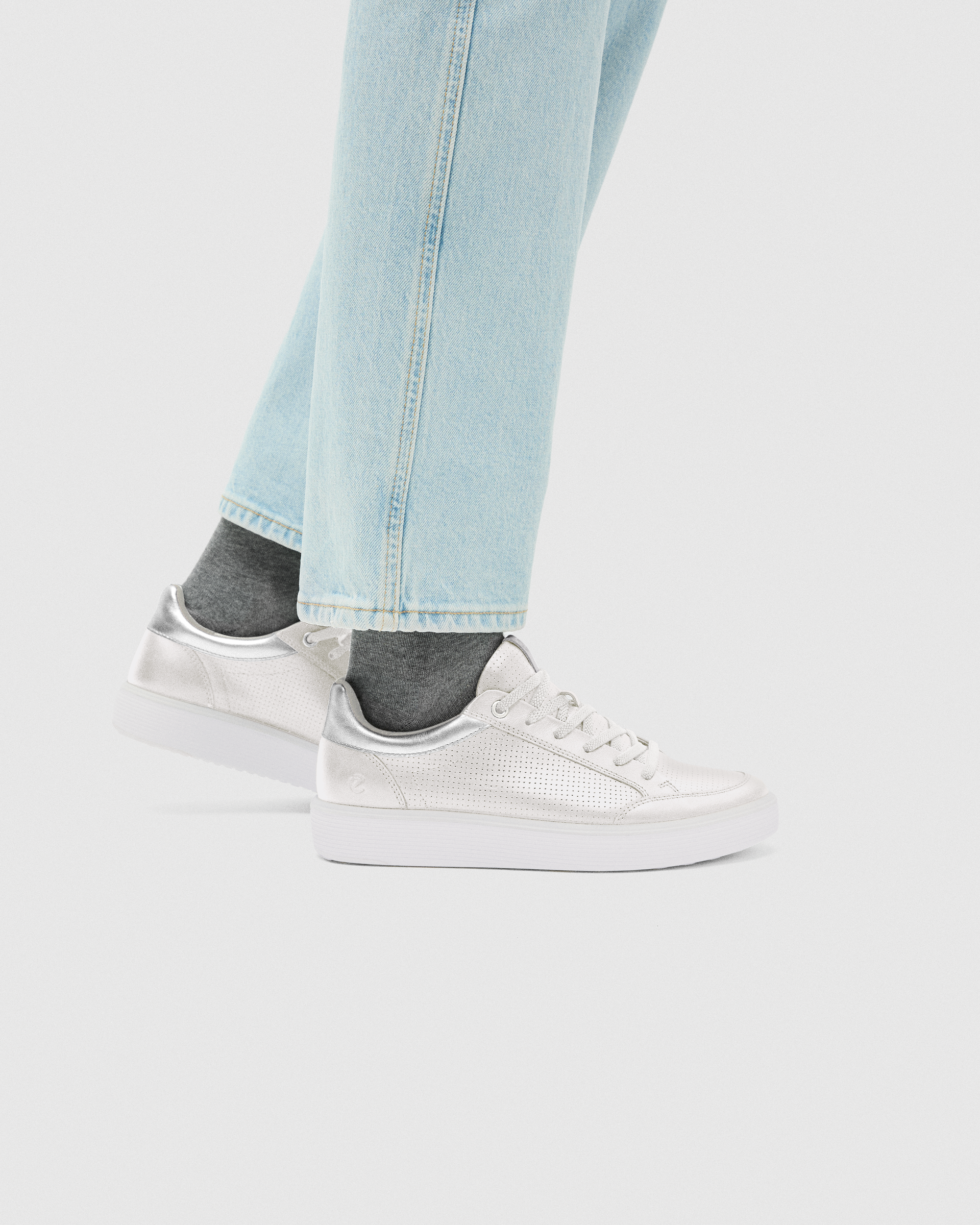 ECCO Soft 60 — White