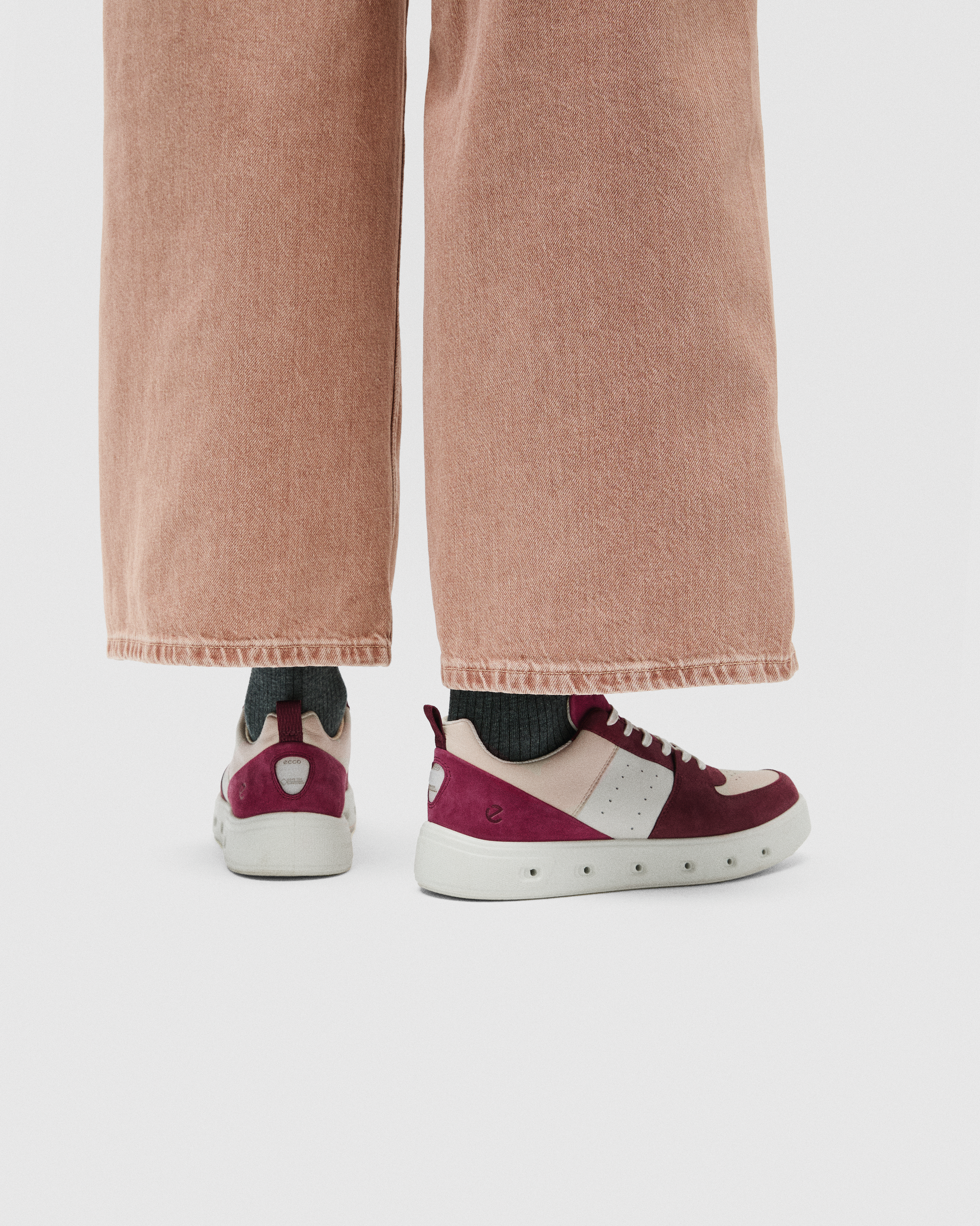 ECCO STREET 720 — Red