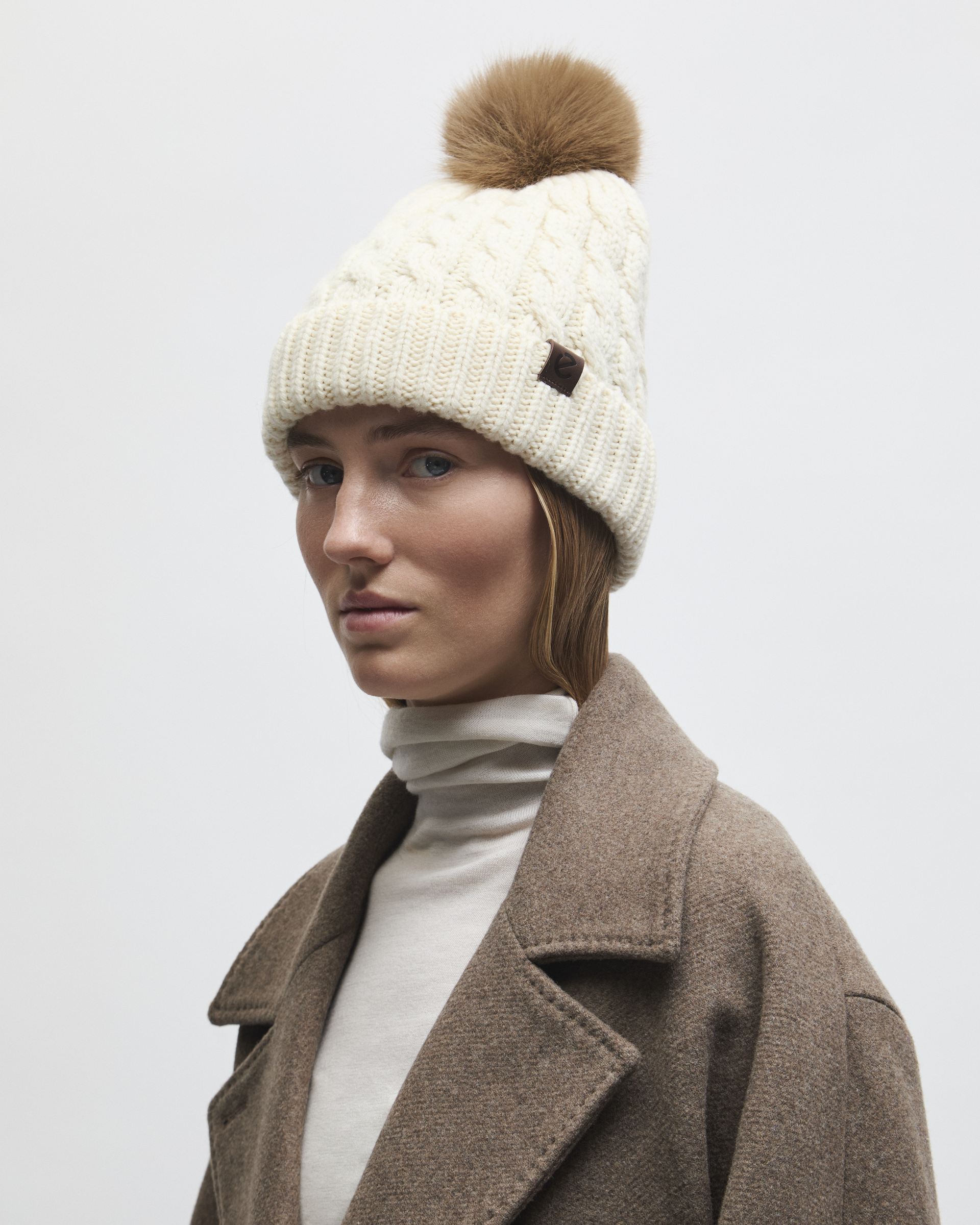 ECCO Women Cable Knit Pompon B — White