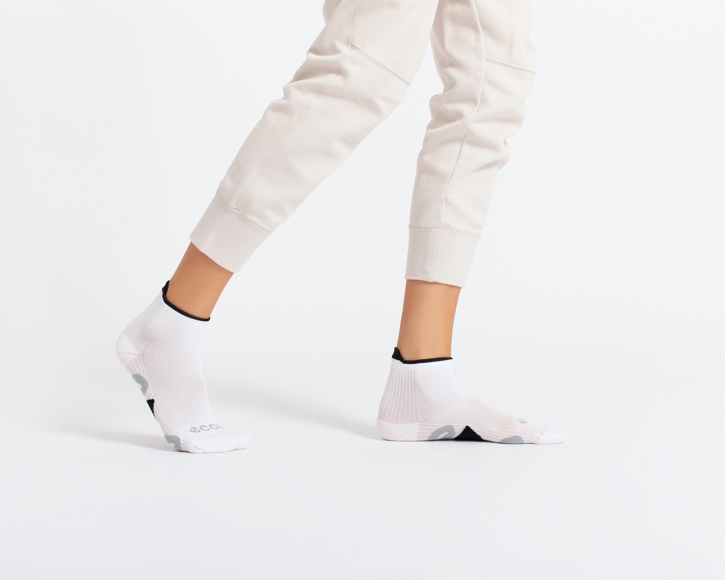 ECCO Tech Tour Lite Ankle-Cut — White