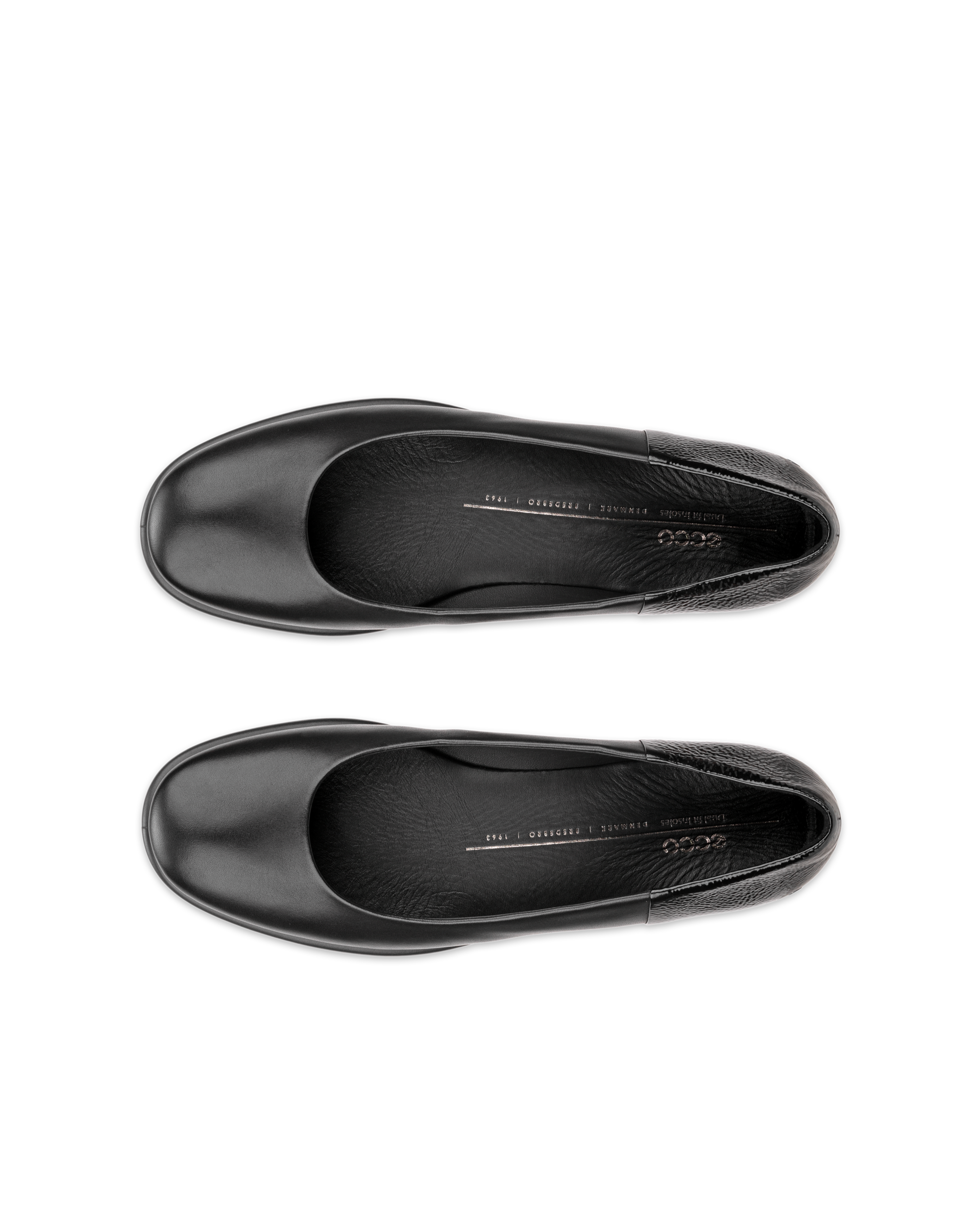 Women's ECCOยฎ Sculpted LX Leather Ballerina - Black - Top left pair
