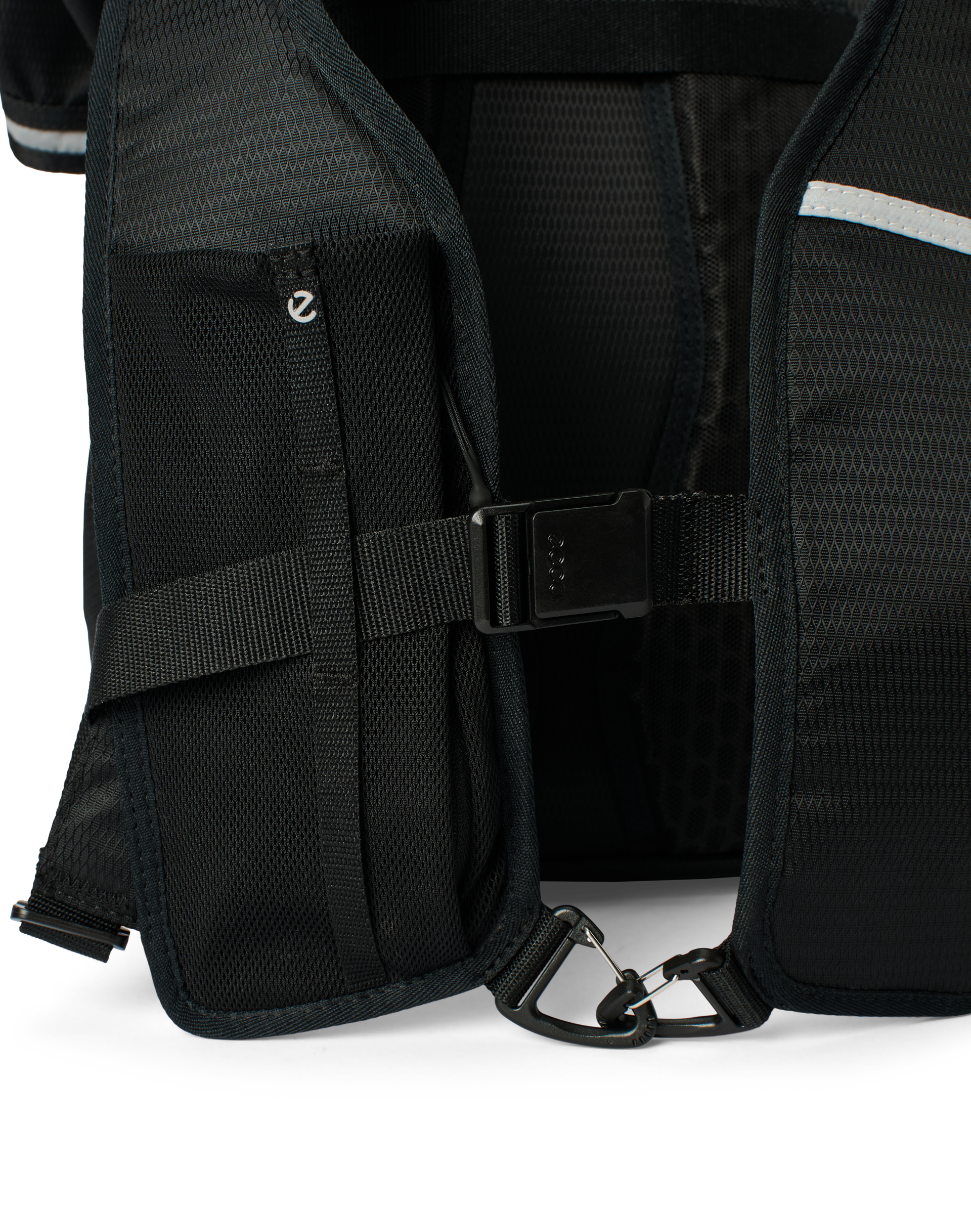 ECCO City Trek Backpack M — Black
