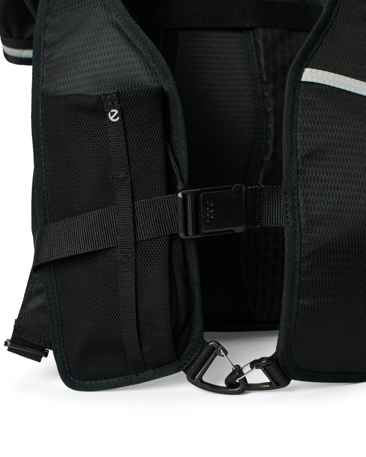 ECCO City Trek Backpack M — Black