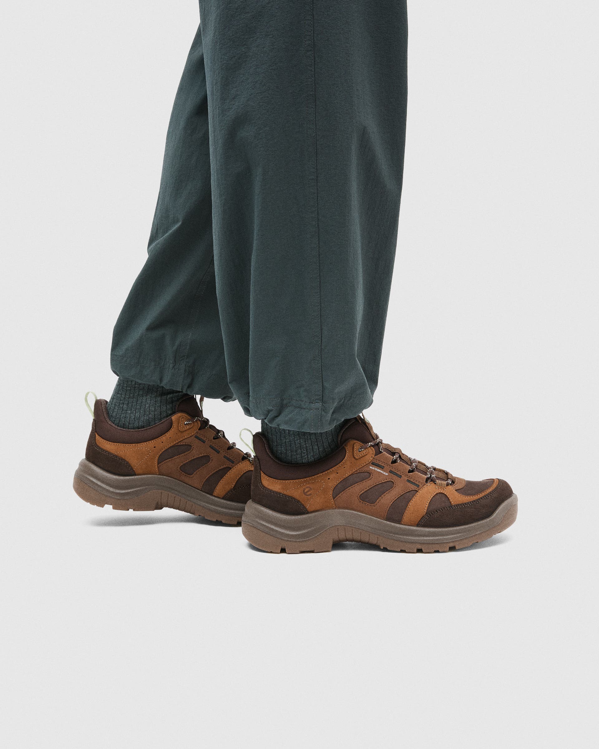 ECCO® OFFROAD Vattentät nubucksko för utomhusbruk dam - Brun - Lifestyle image-1