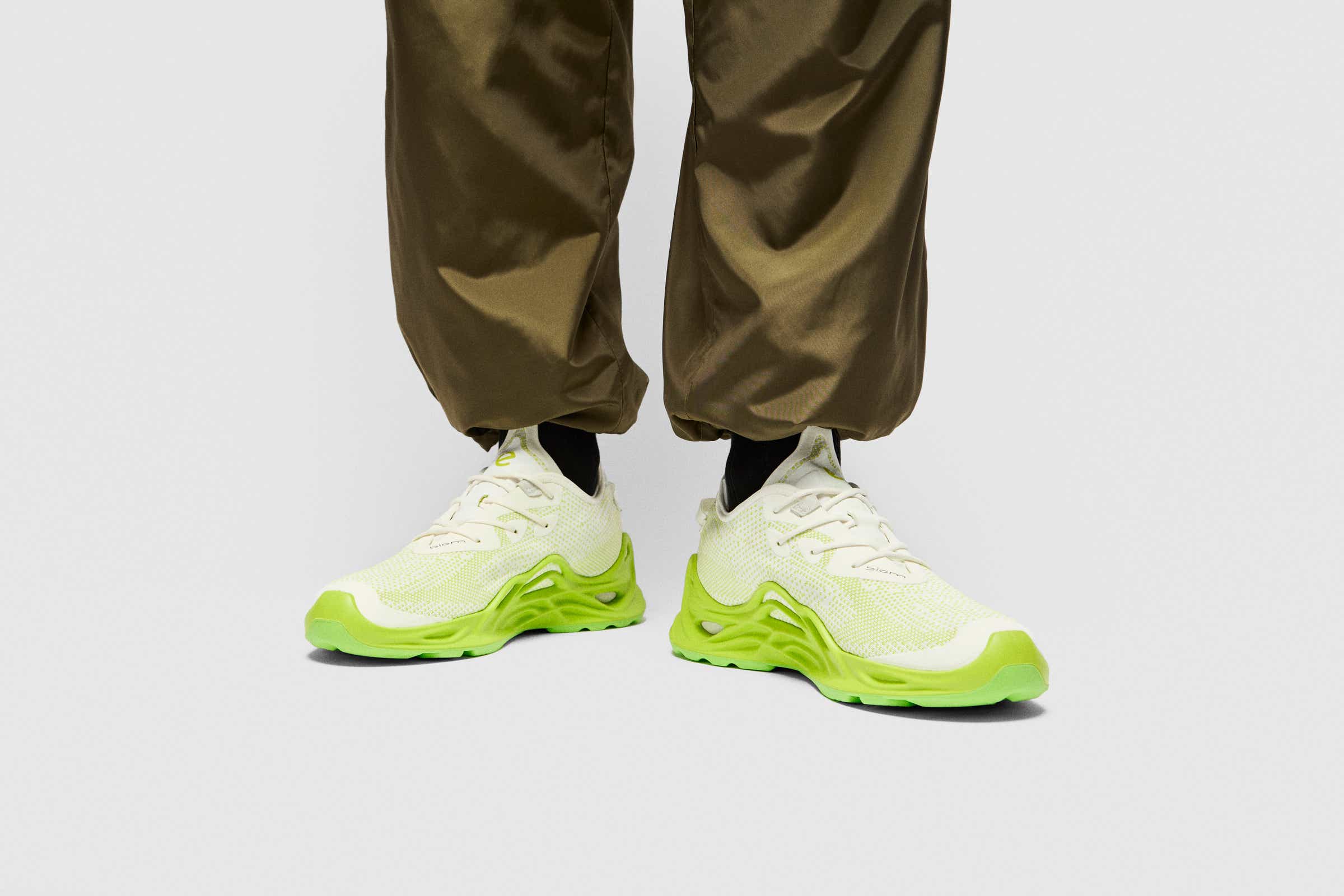 ECCO BIOM INFINITE MEN'S SNEAKER - Green - Lifestyle image-1