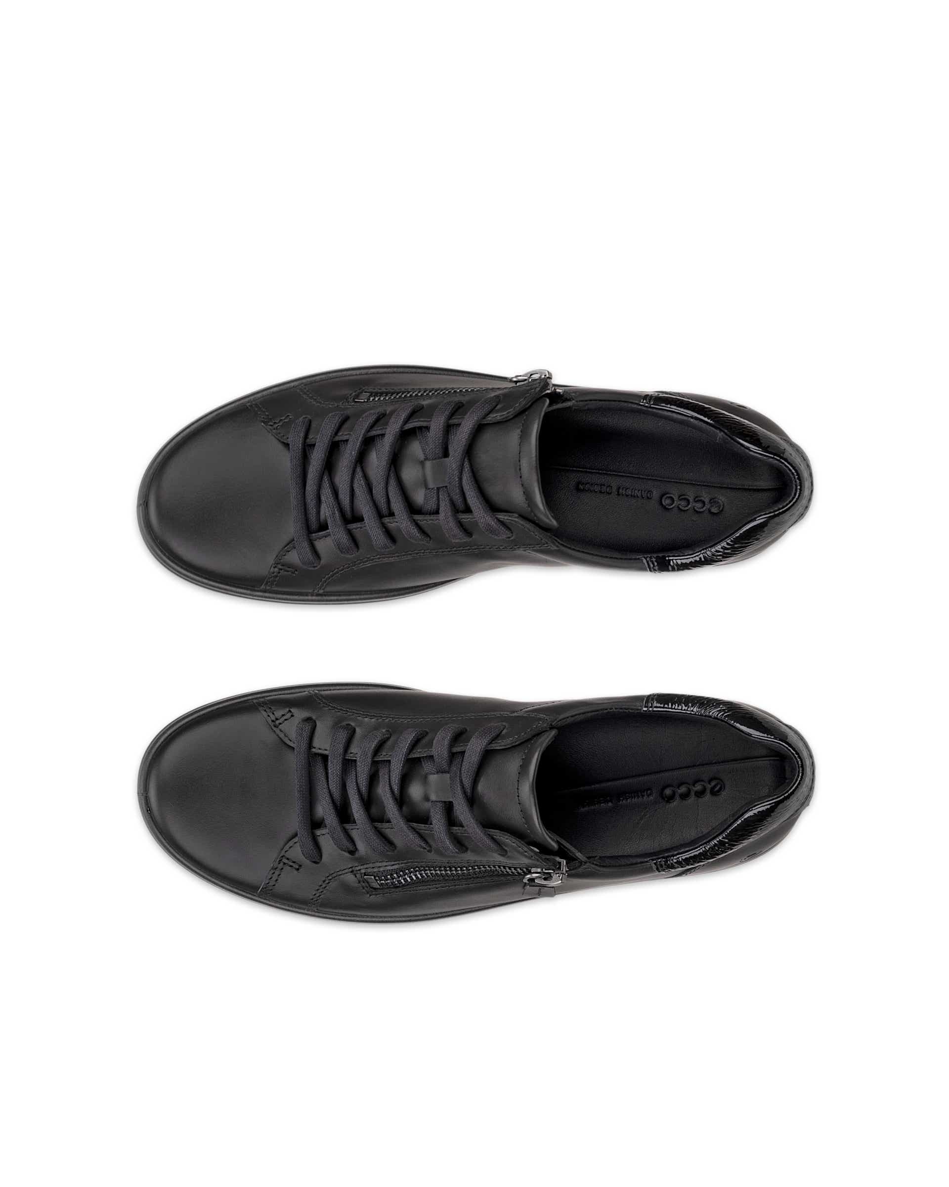 Women's ECCO® SOFT 7 Leather Trainer - Black - Top left pair