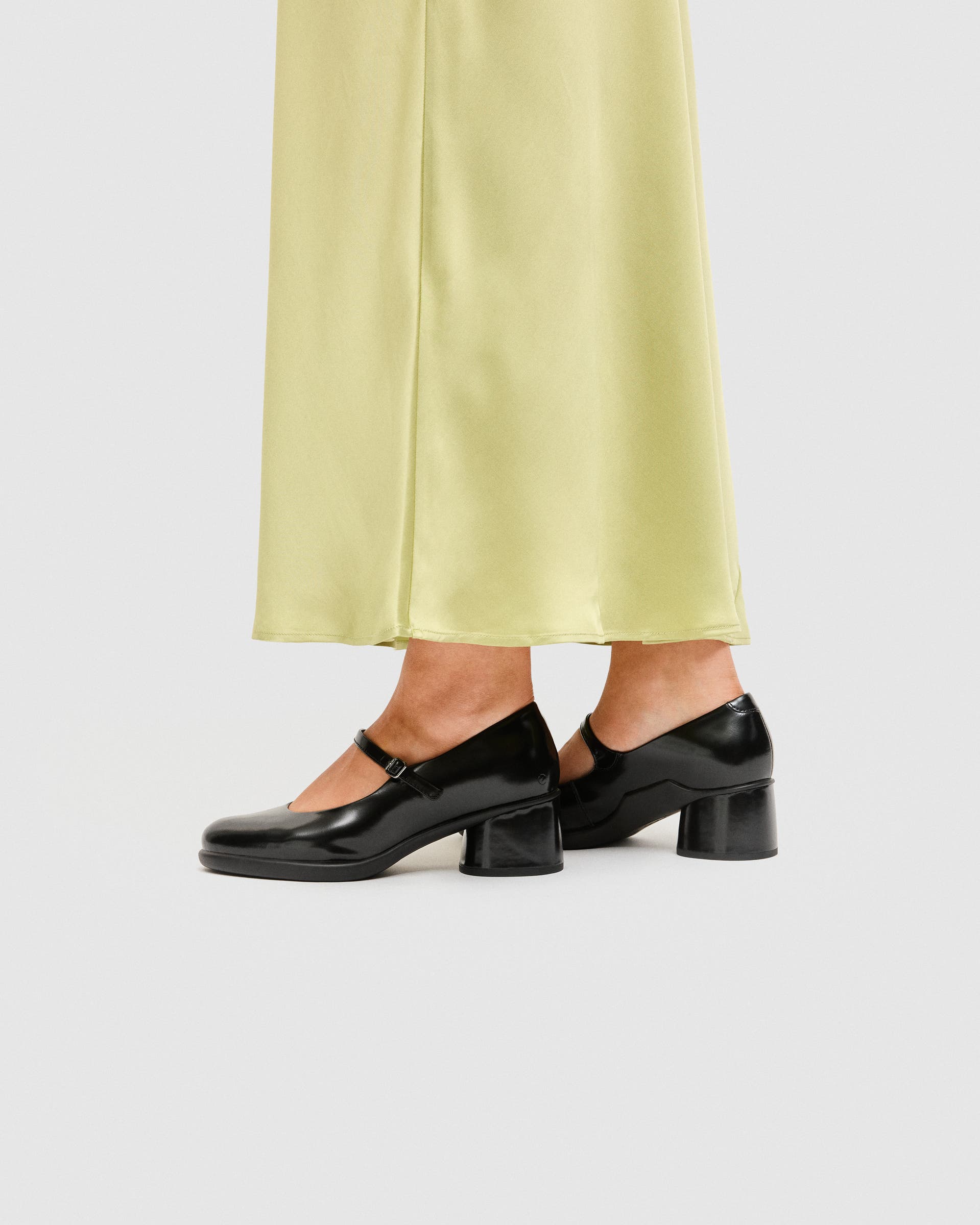 ECCO® Sculpted LX 35 damesko i læder med blokhæl til damer - Sort - Lifestyle image-1