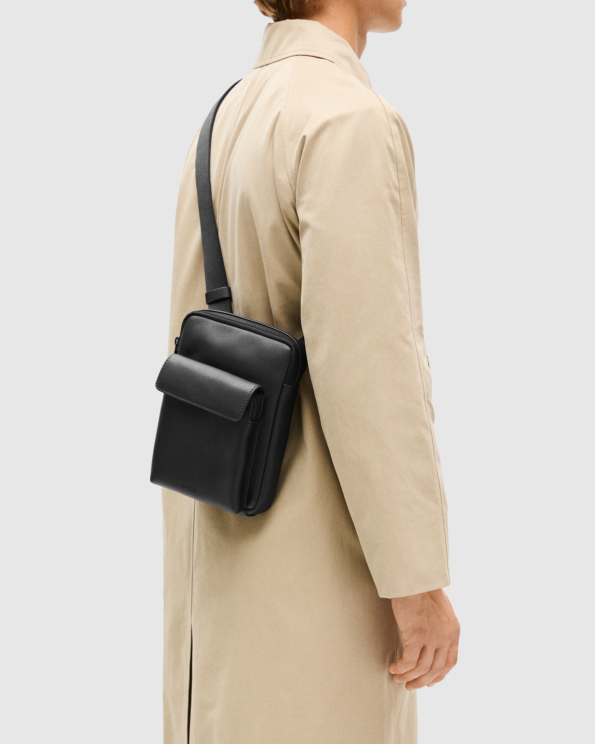 ECCO FLAT POUCH - Black - Lifestyle image-1