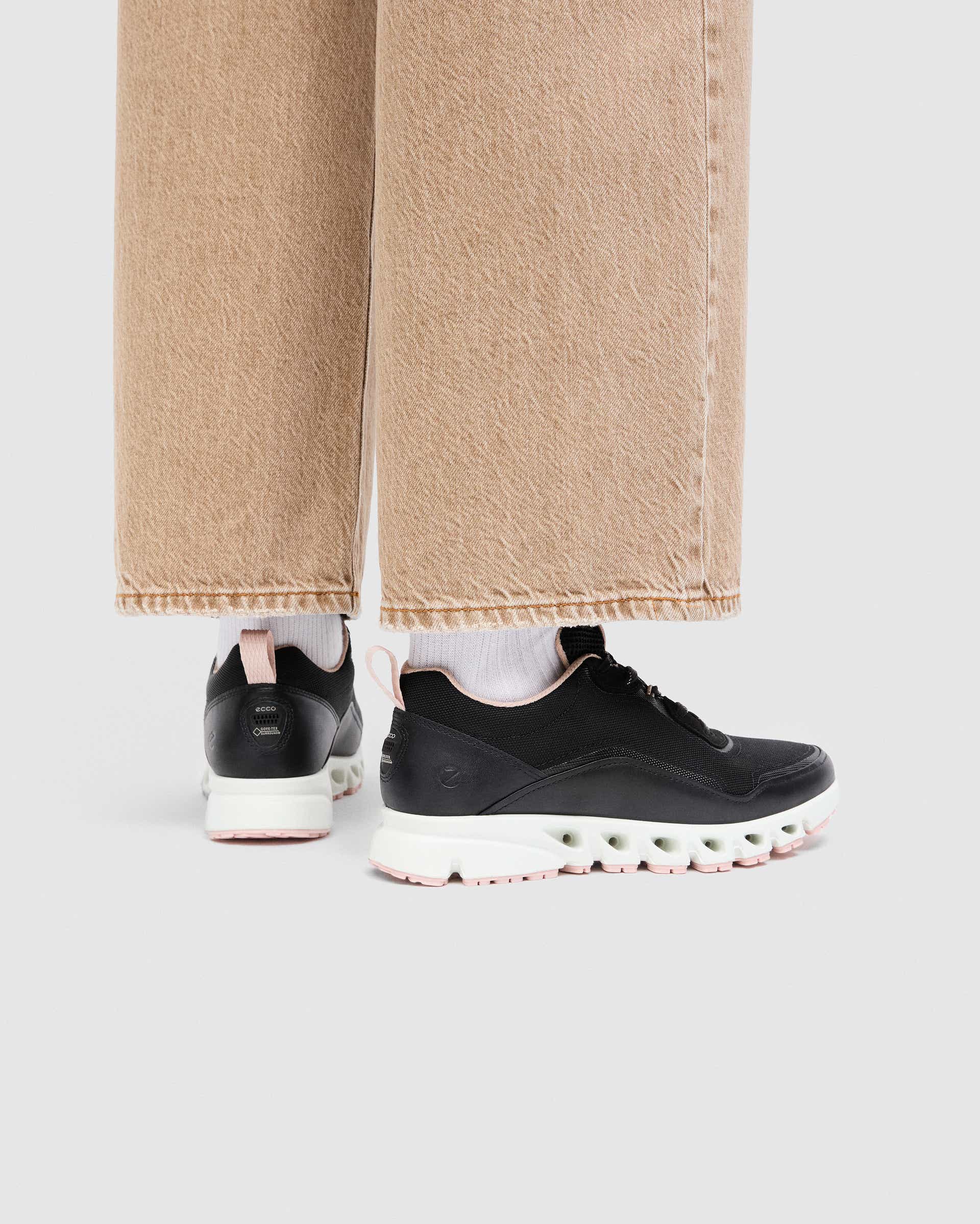 Sapatos Gore-Tex têxtil mulher ECCO® Multi-Vent - Preto - Lifestyle image-1