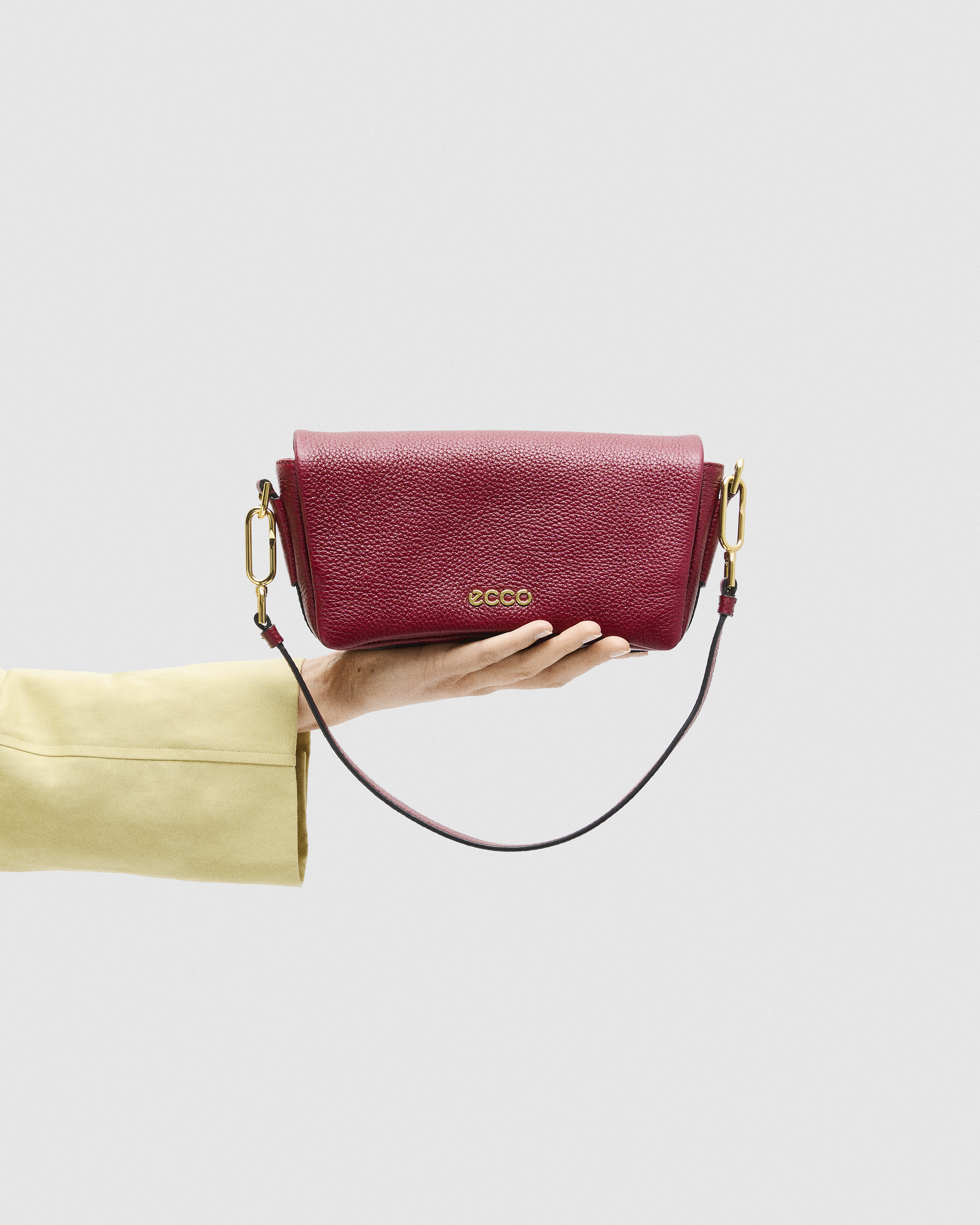 ECCO Pinch Bag Medium — Red
