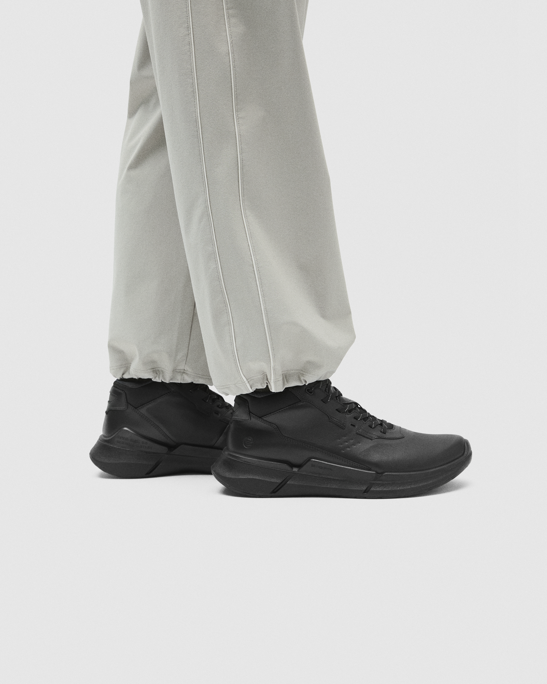 ECCO BIOM 2.2 — Black