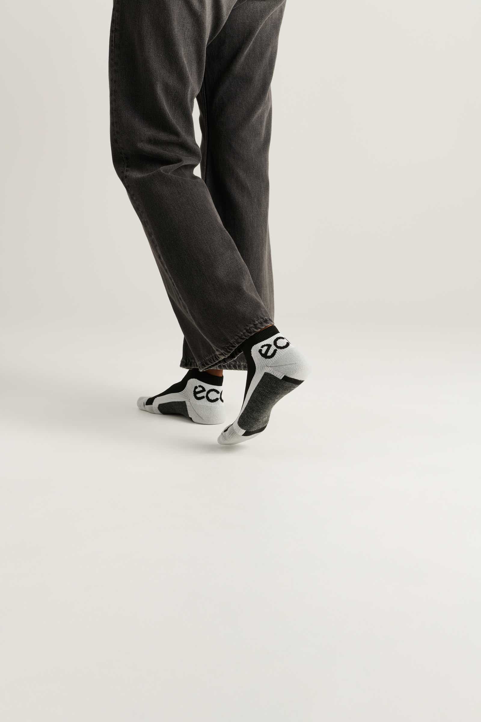 Unisex ECCO® Tech Sporty Mid-Cut Socks - Black - Lifestyle image-1