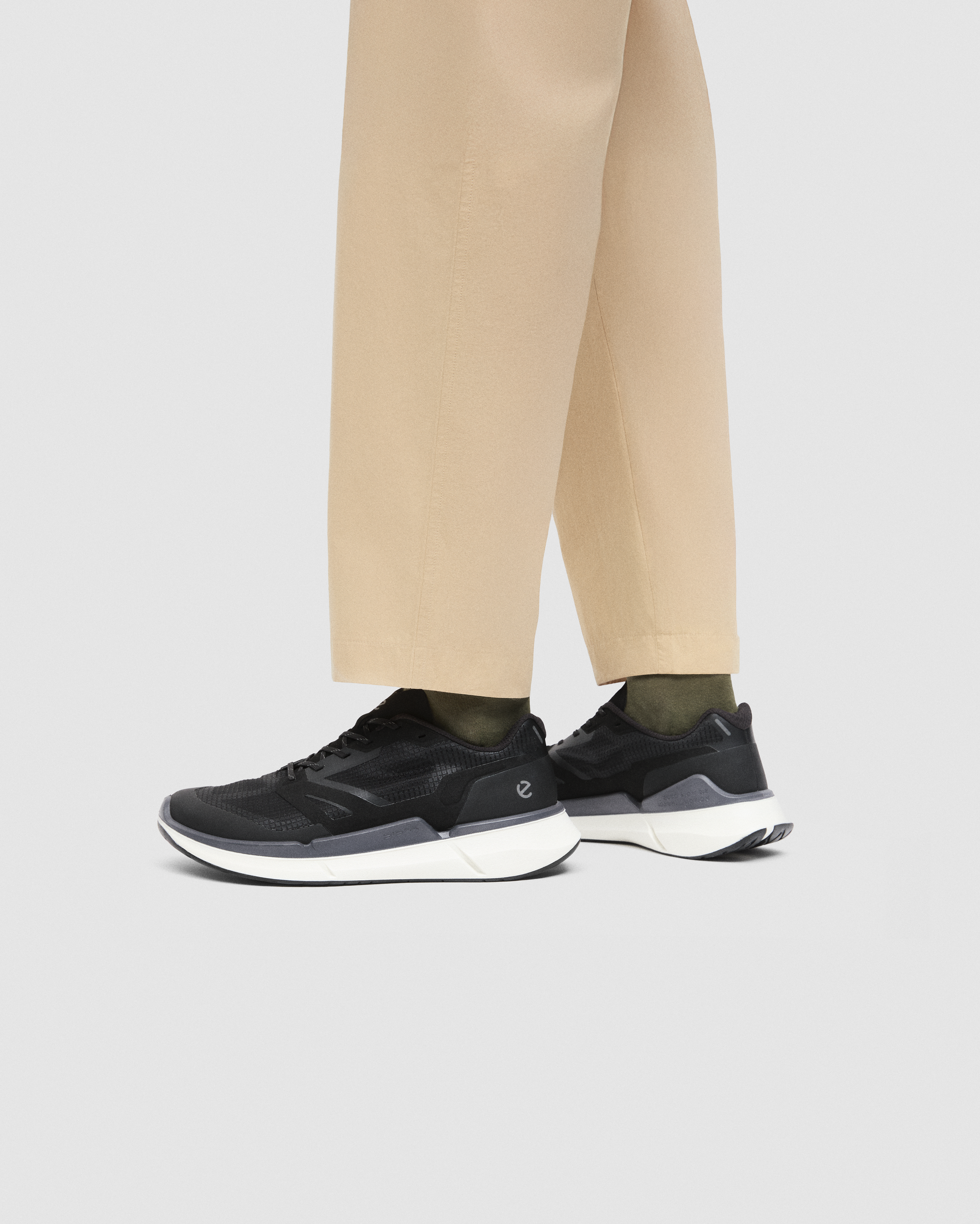ECCO BIOM 2.2 — Black
